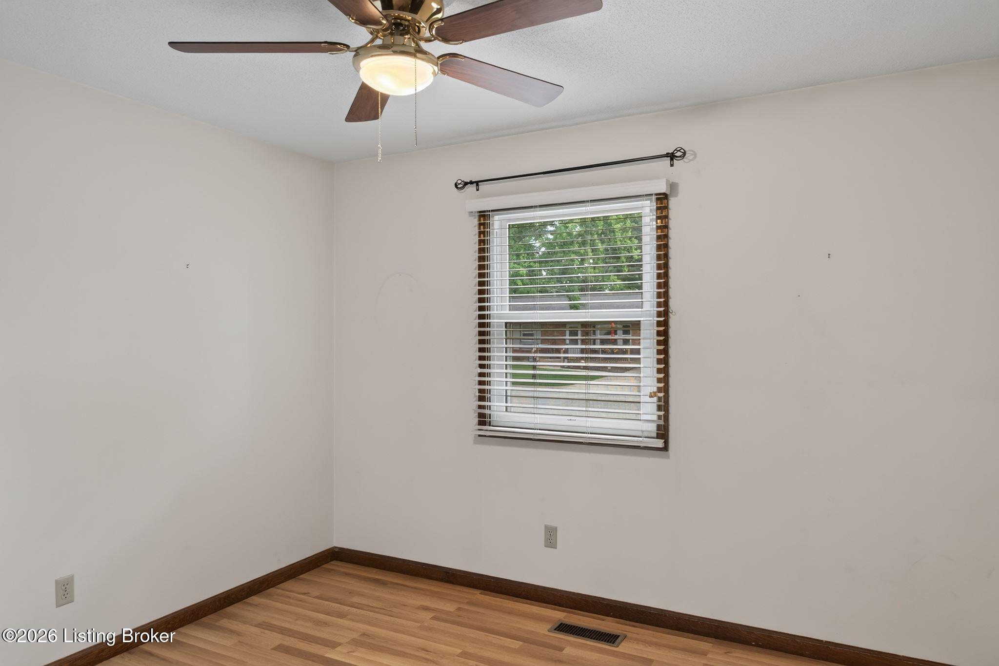 410 Mouser St Property Photo 20