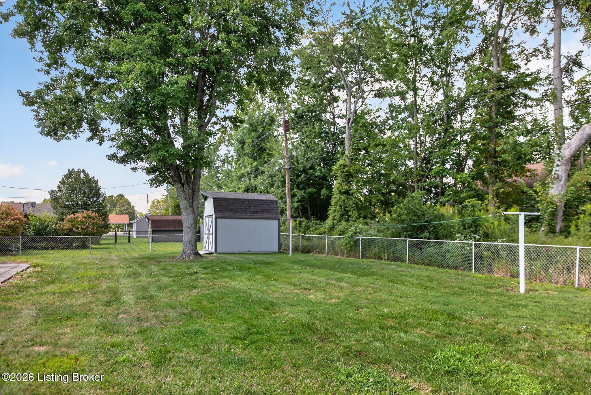 410 Mouser St Property Photo 38