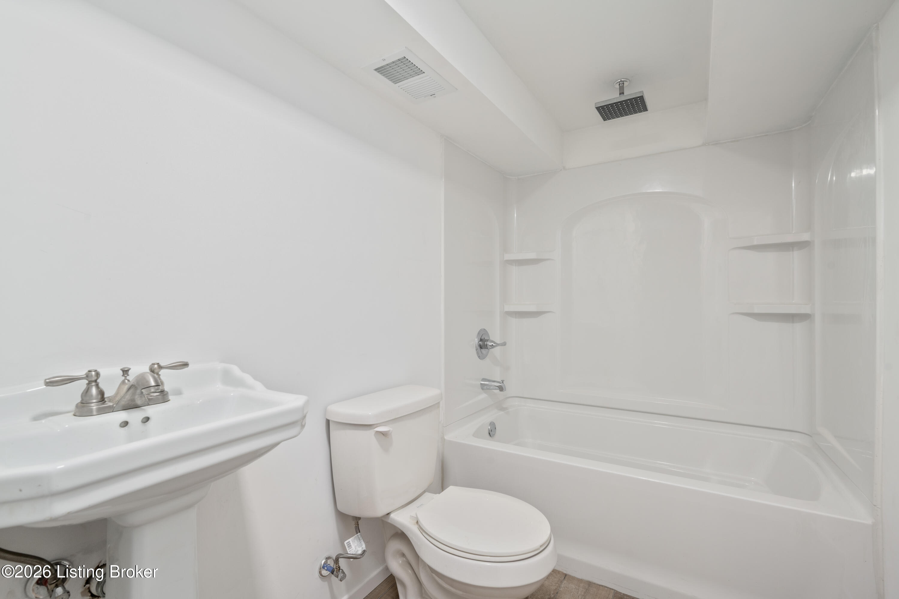 505 Westwood Dr Property Photo 16