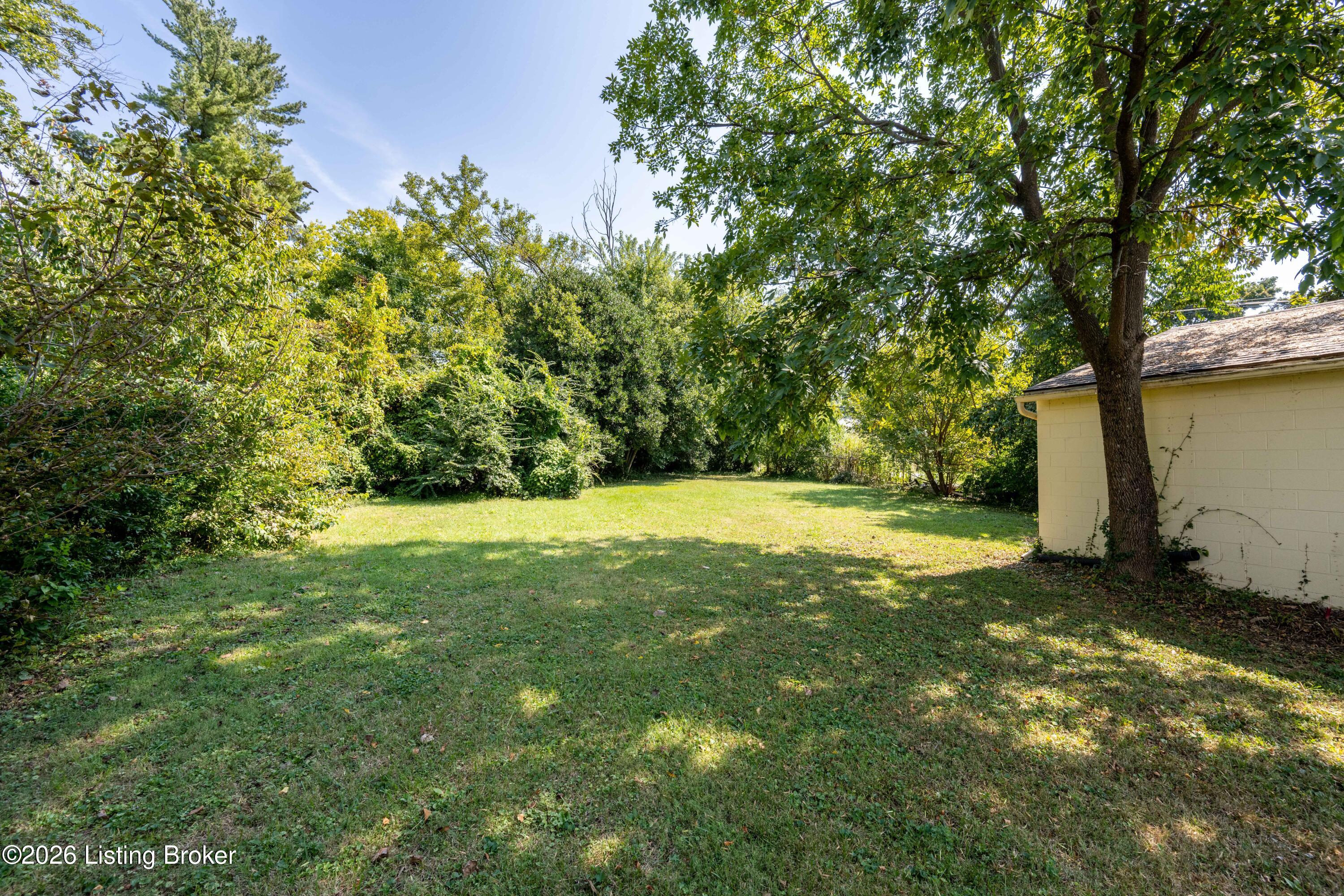 505 Westwood Dr Property Photo 19