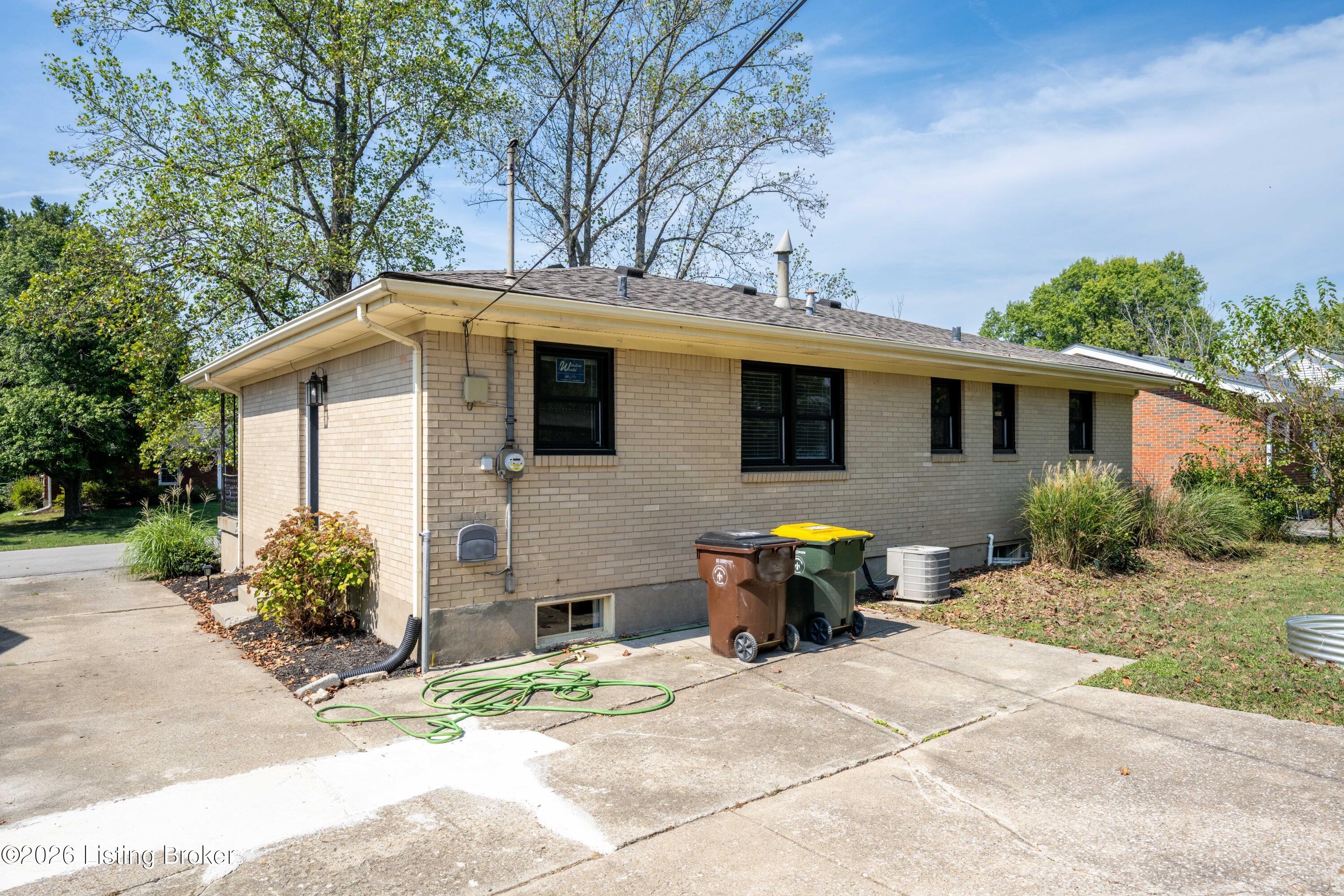 505 Westwood Dr Property Photo 21