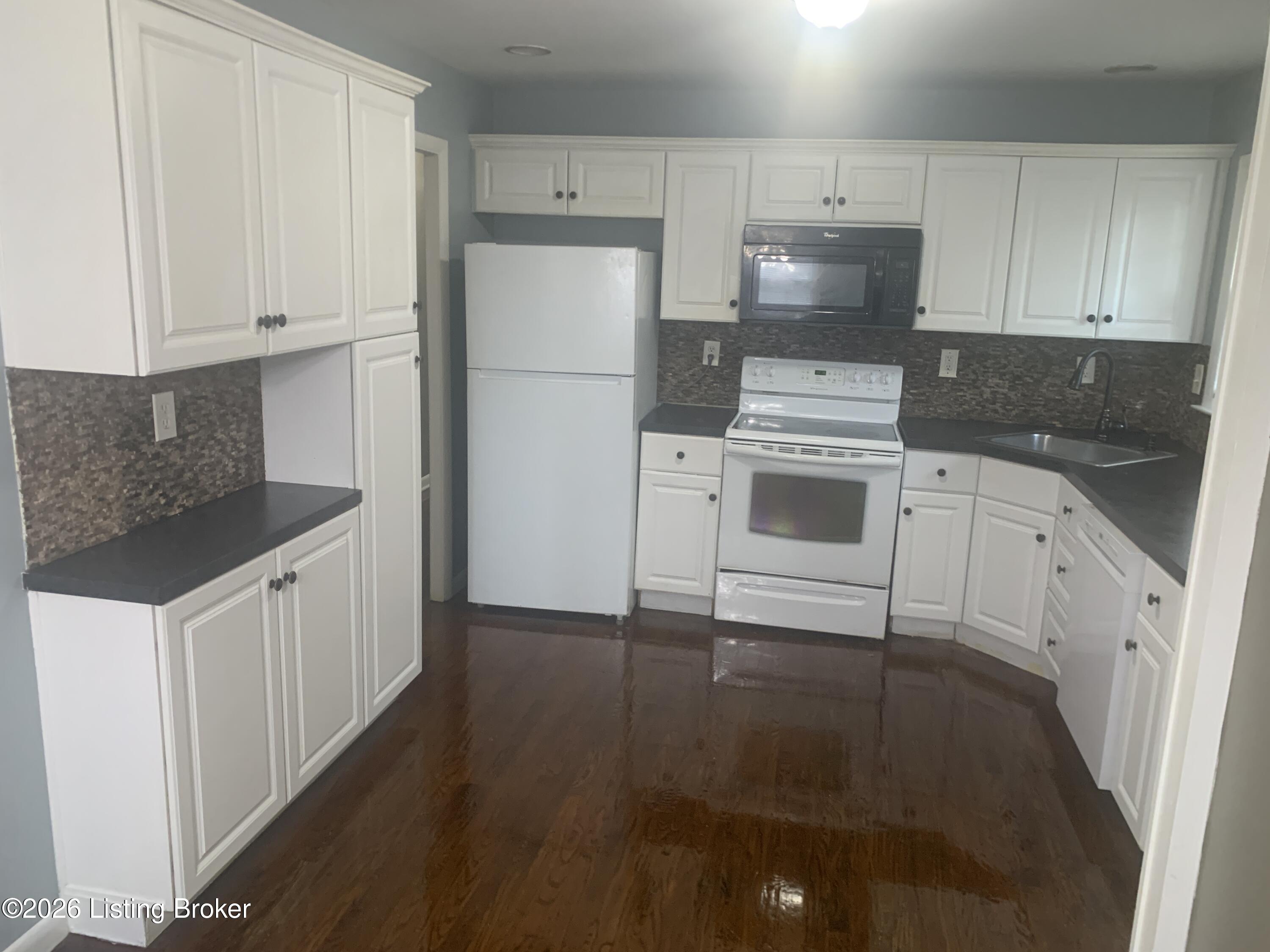 3805 Jupiter Rd Property Photo 9
