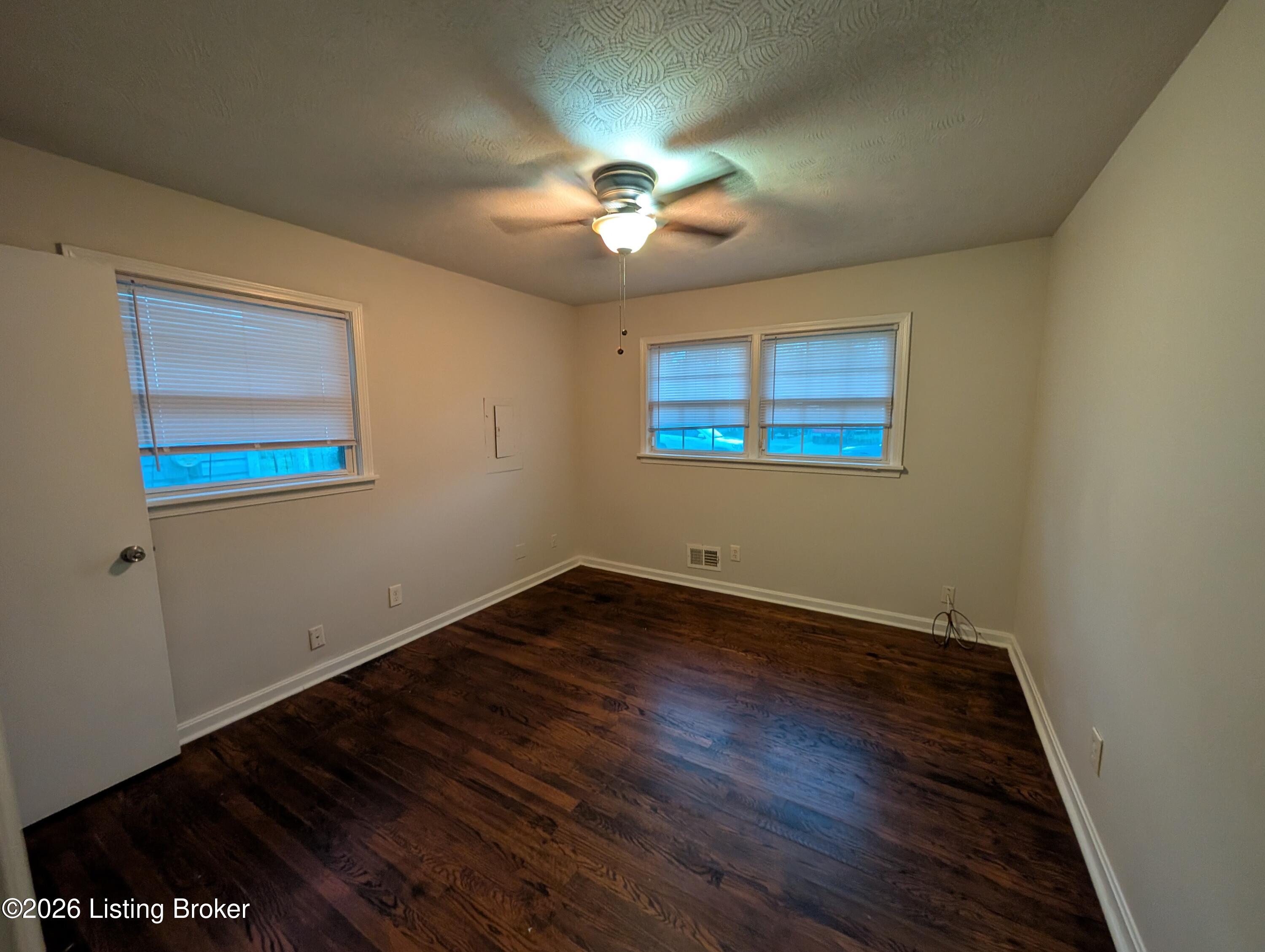 3674 Parthenia Ave Property Photo 2
