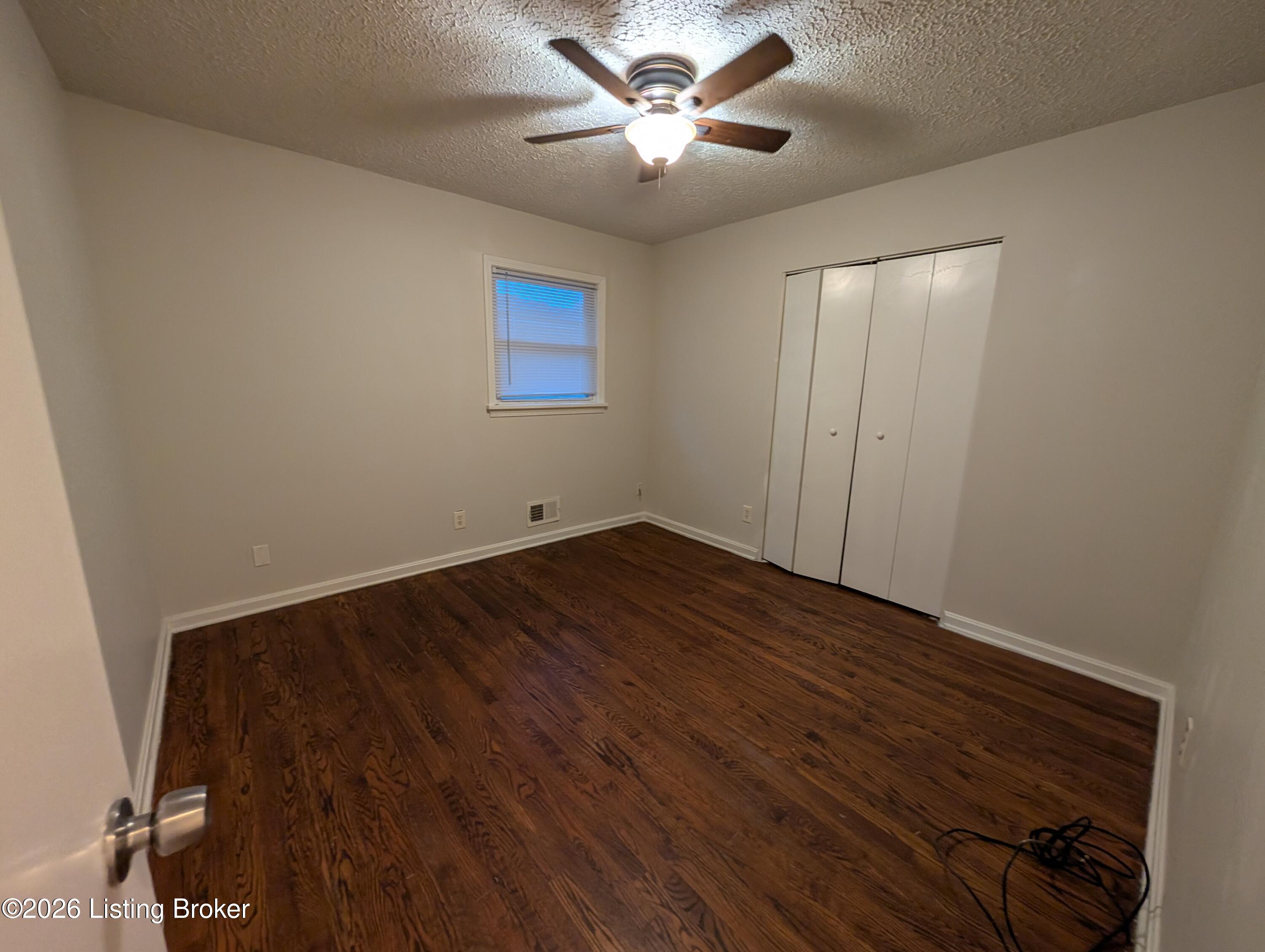 3674 Parthenia Ave Property Photo 3