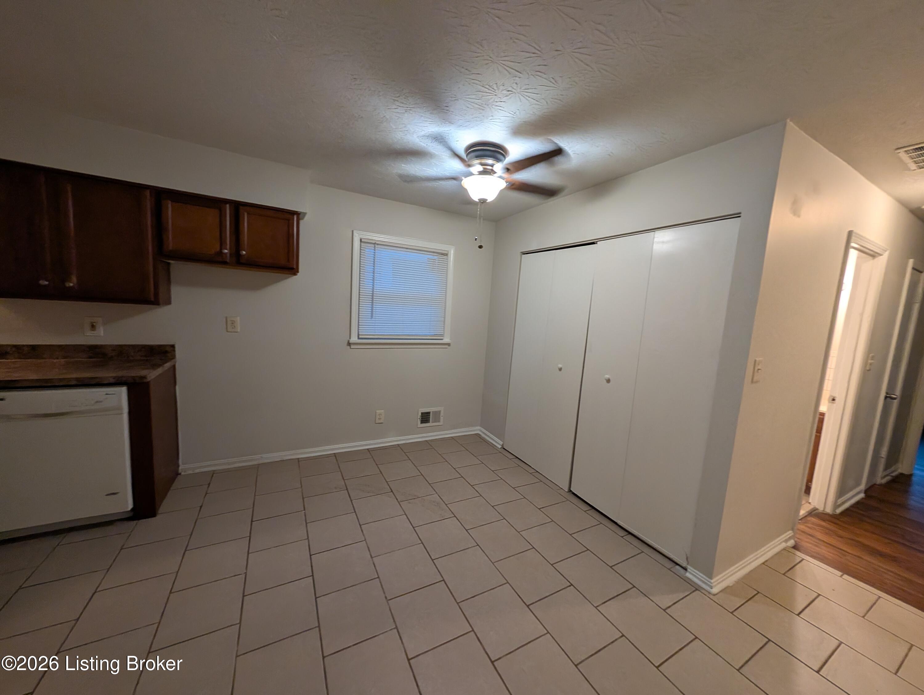 3674 Parthenia Ave Property Photo 5