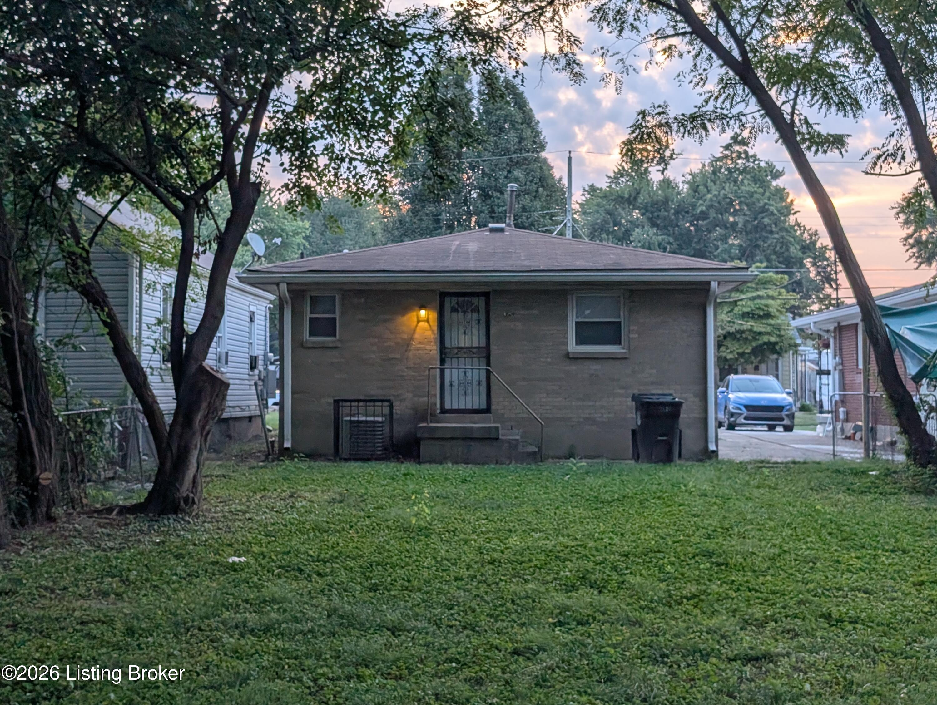 3674 Parthenia Ave Property Photo 13
