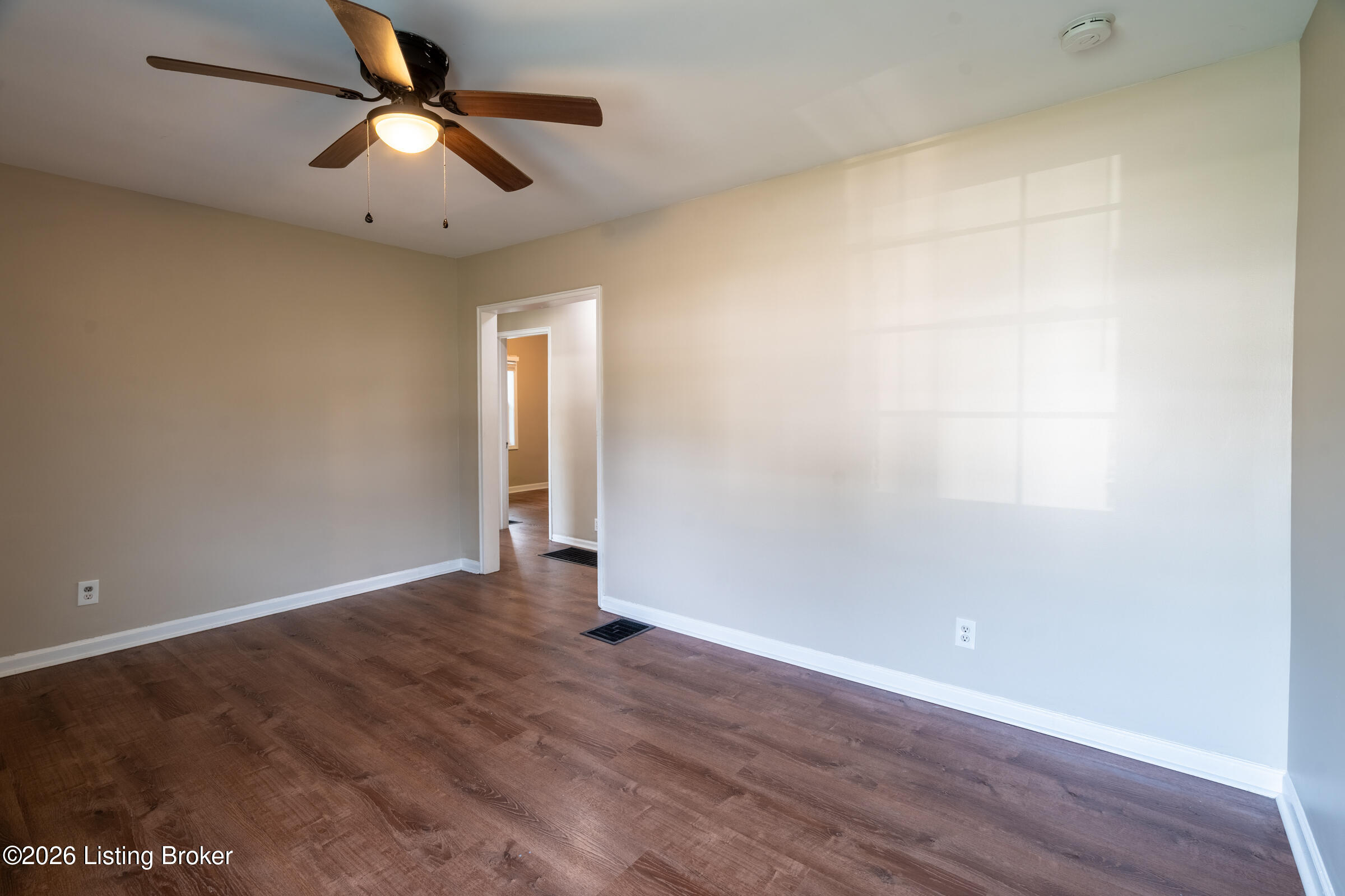 4015 Valley View Dr Property Photo 4