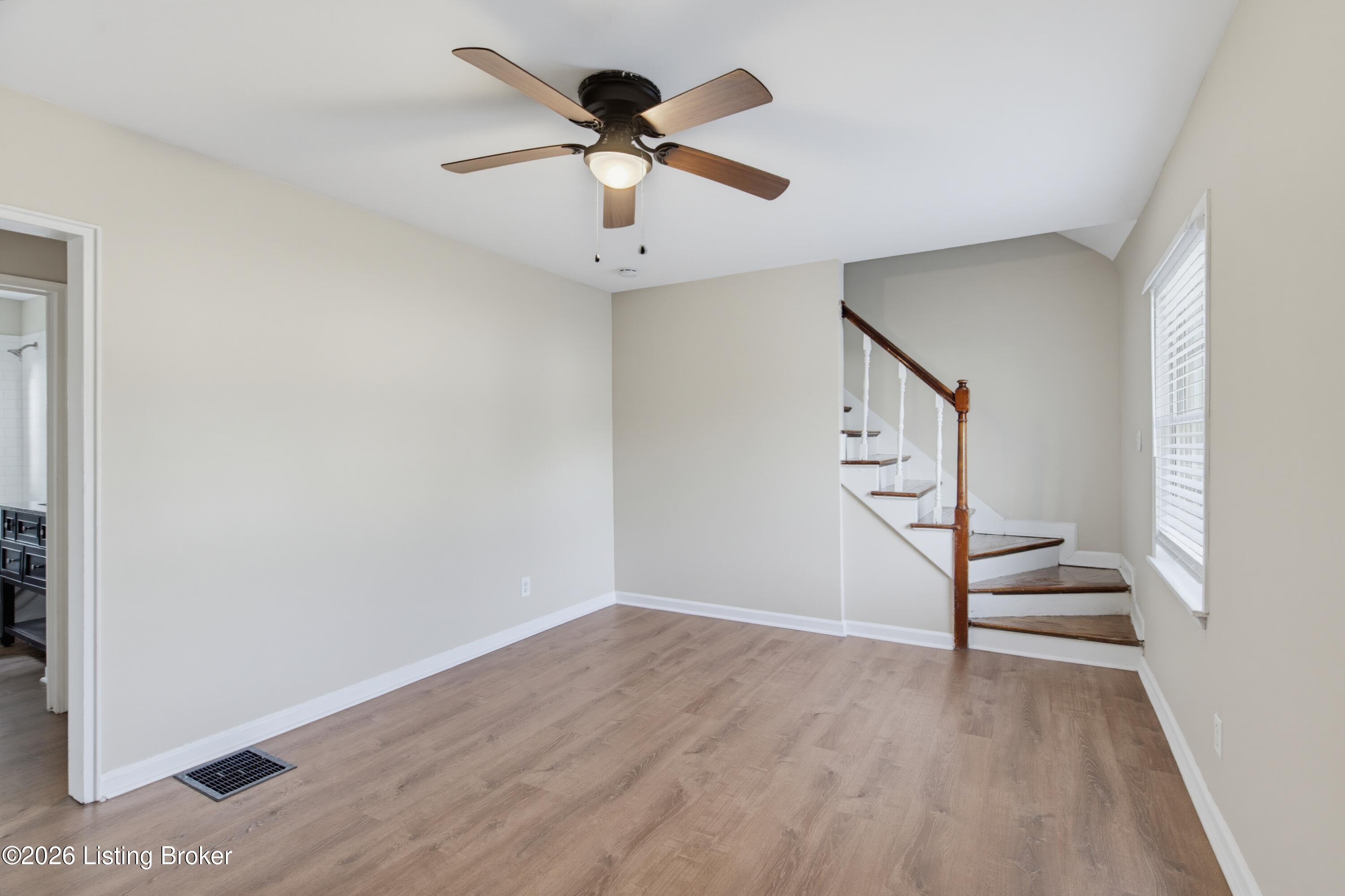 4015 Valley View Dr Property Photo 6