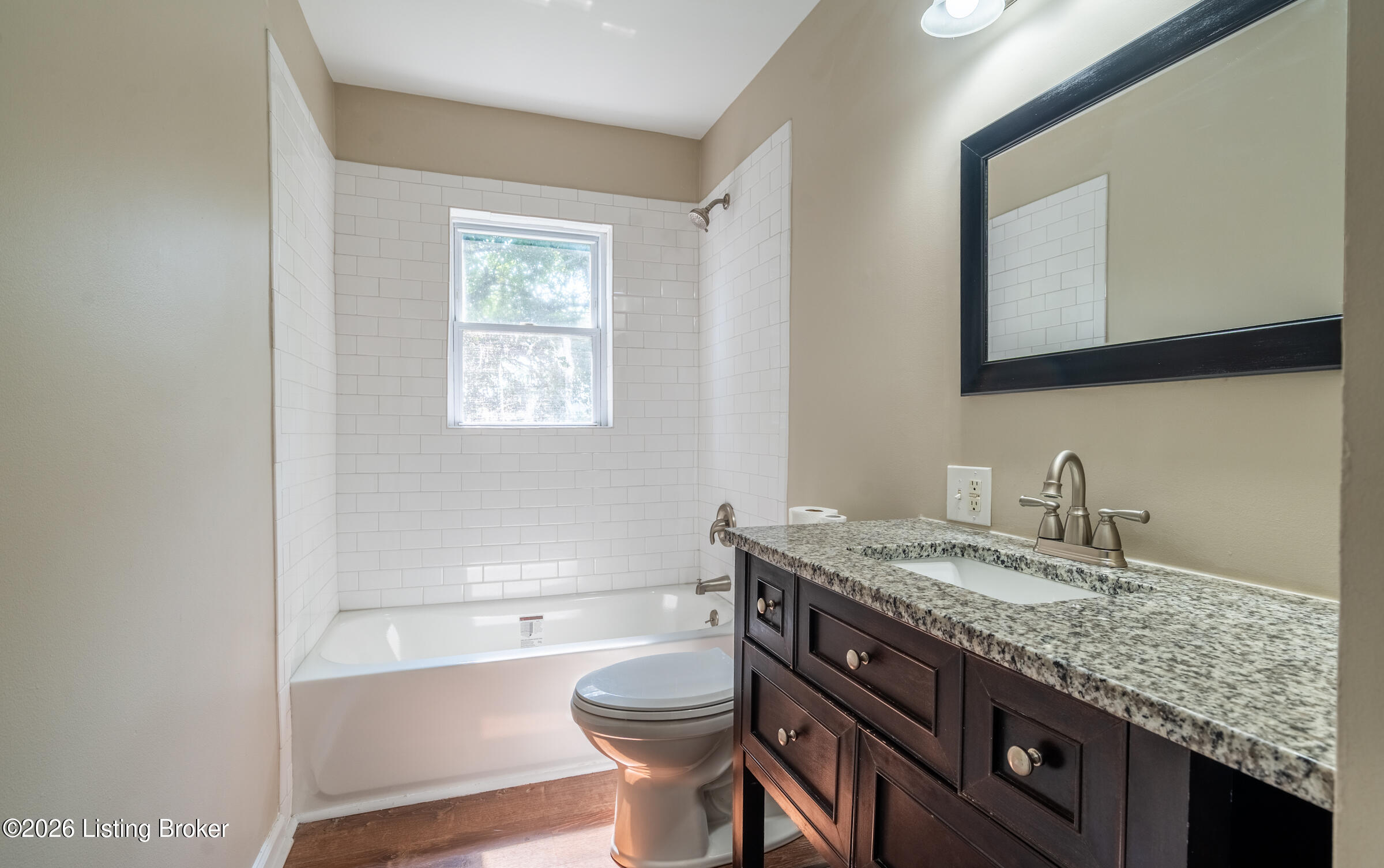 4015 Valley View Dr Property Photo 8