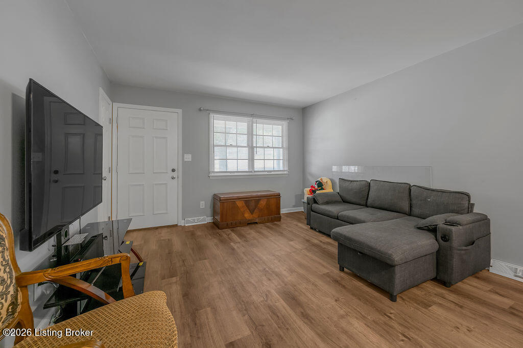 103 John St Property Photo 5