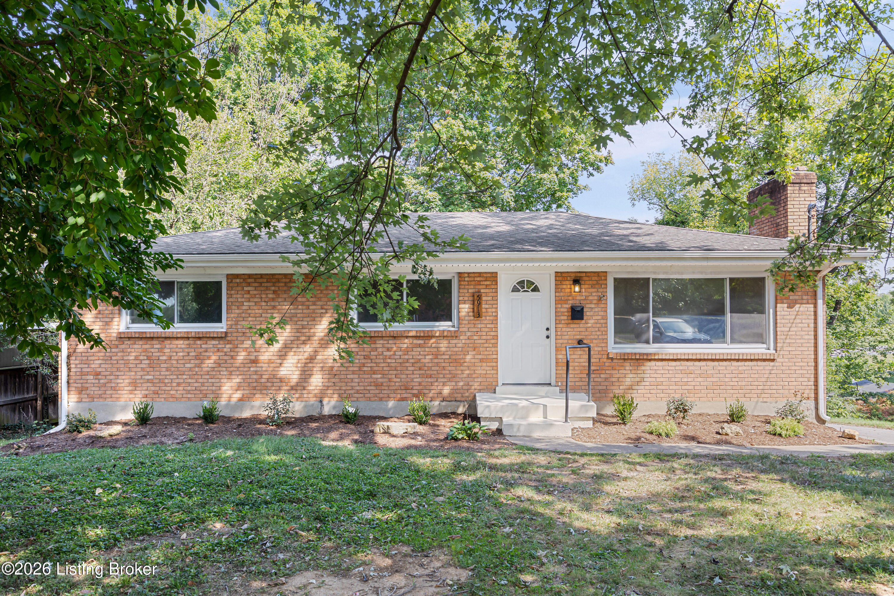 5913 Colebrooke Ln Property Photo 1
