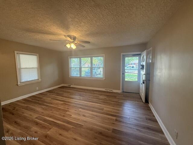 10304 Caven Ave Property Photo 2