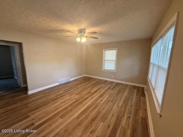 10304 Caven Ave Property Photo 7