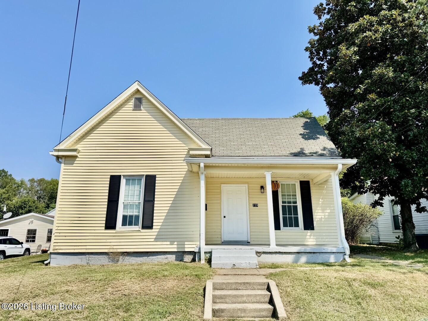 219 E Virginia Ave Property Photo 1