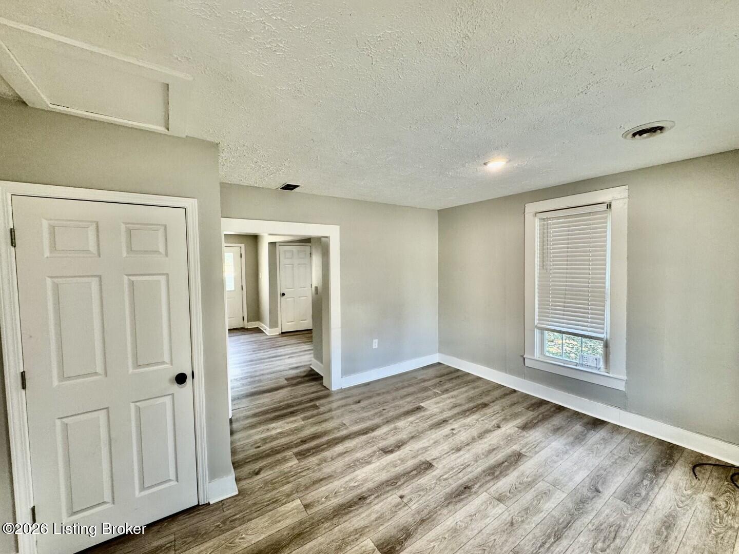 219 E Virginia Ave Property Photo 4