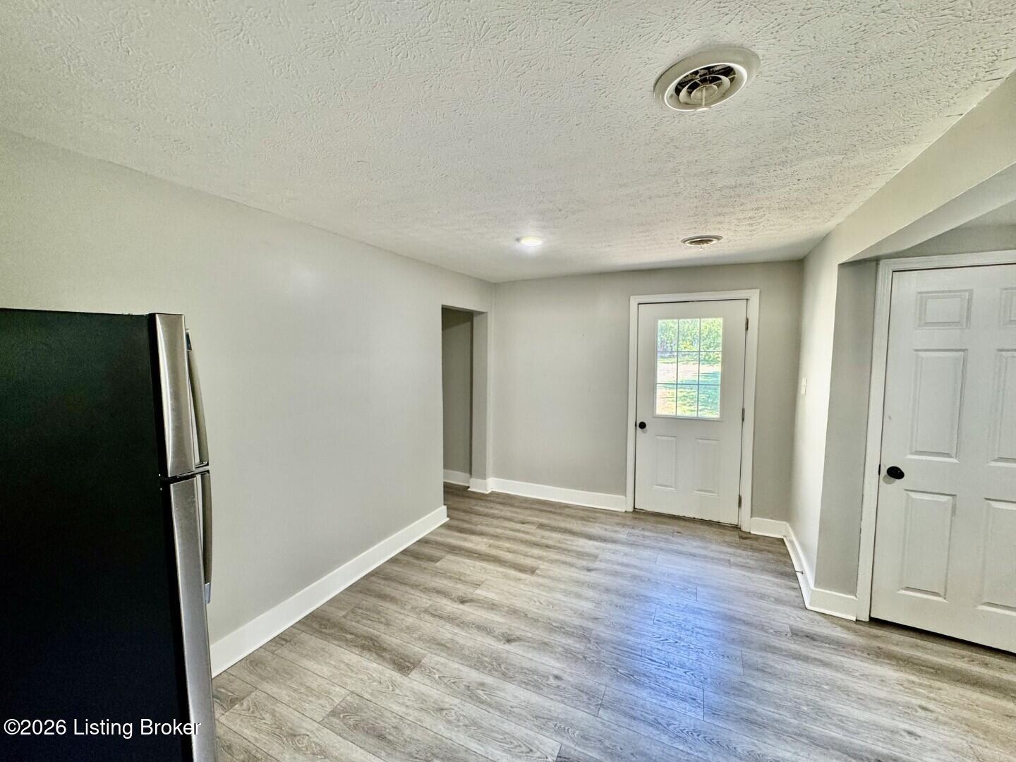 219 E Virginia Ave Property Photo 9