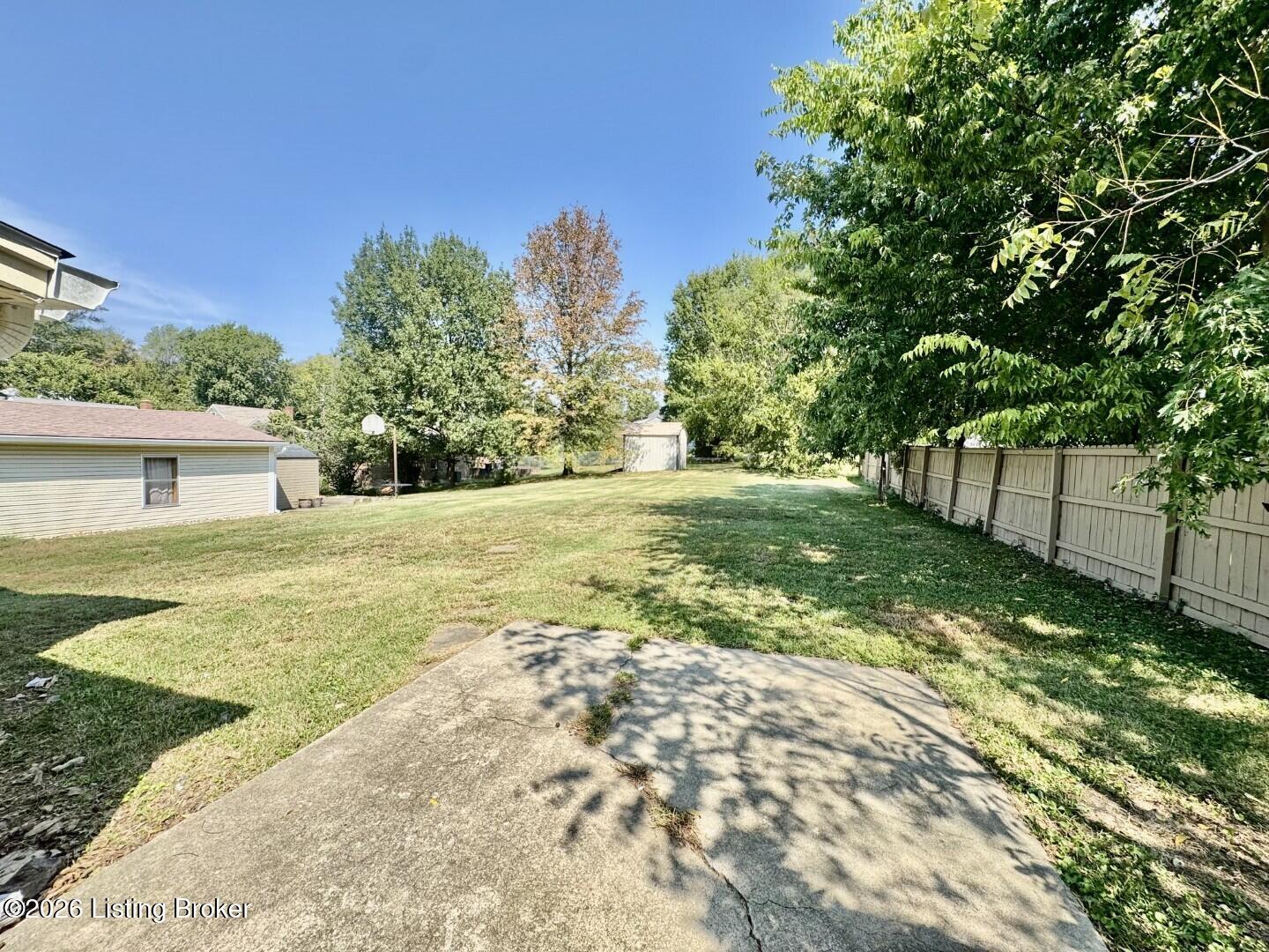 219 E Virginia Ave Property Photo 18