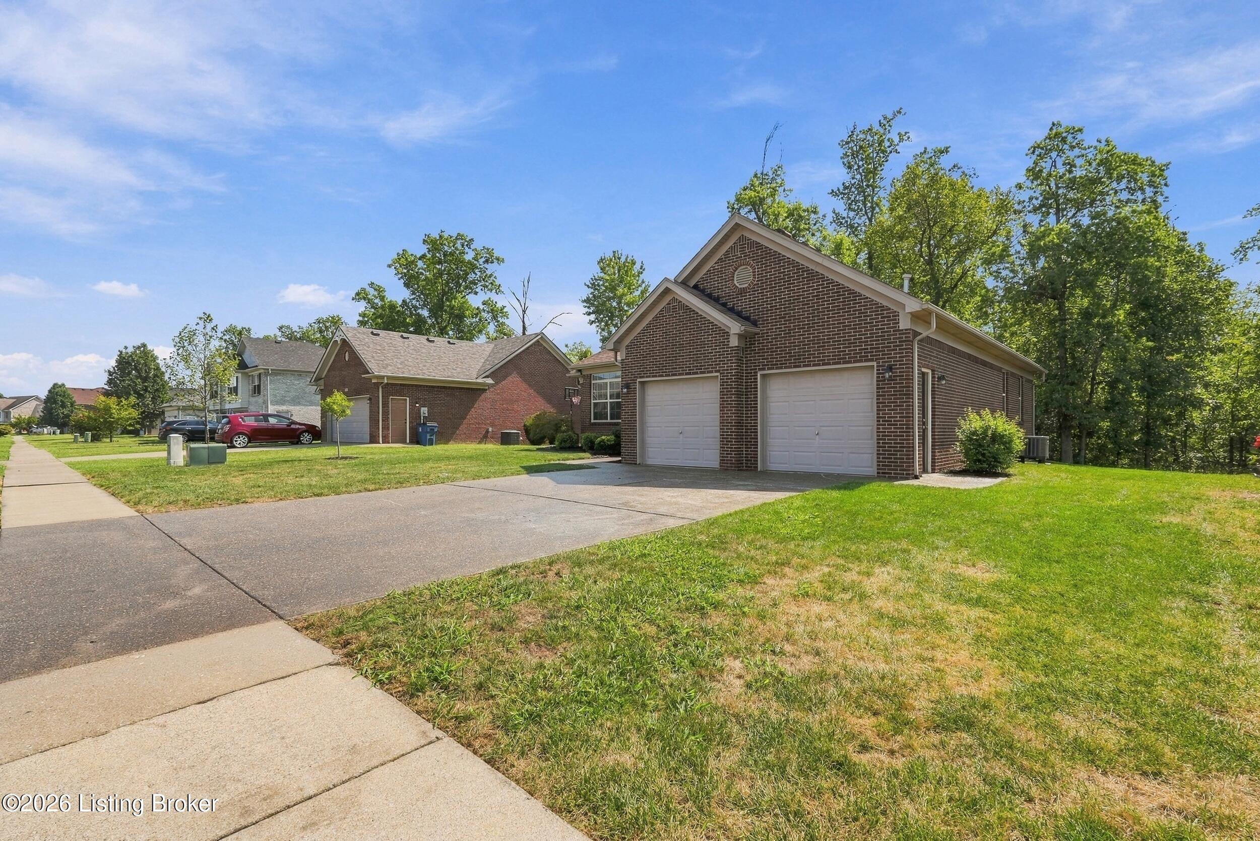 332 Reserves Blvd Property Photo 4