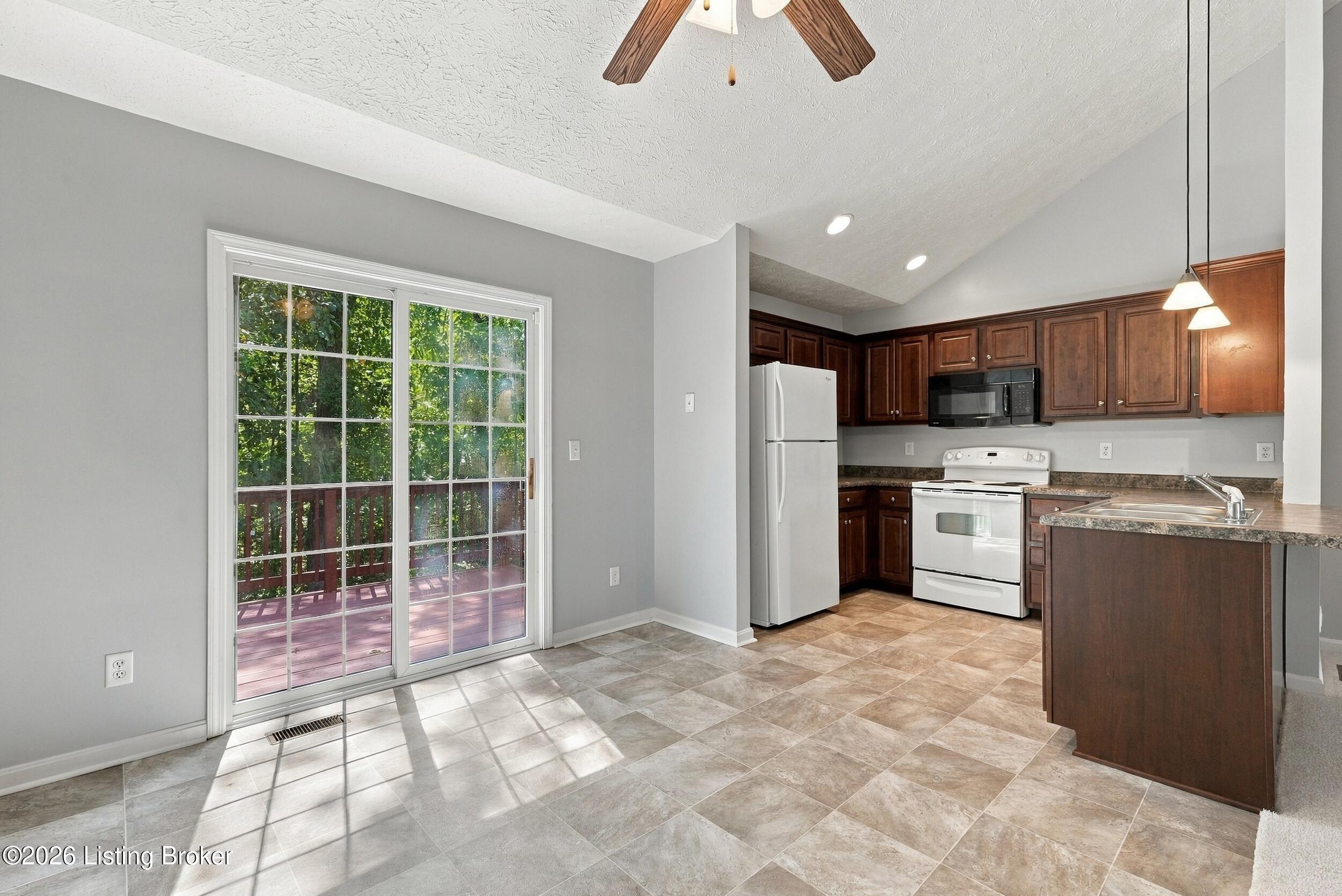 332 Reserves Blvd Property Photo 11