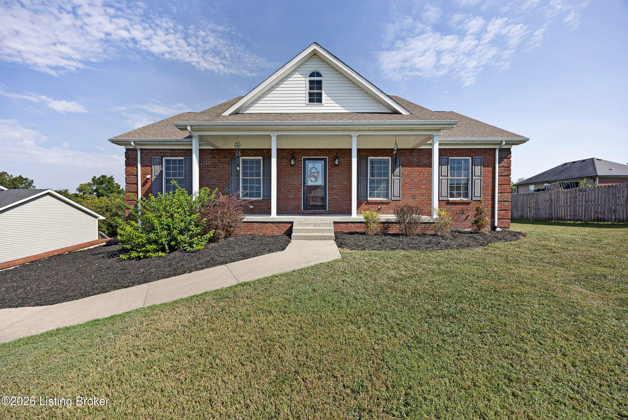 102 Comanche Ct Property Photo 1
