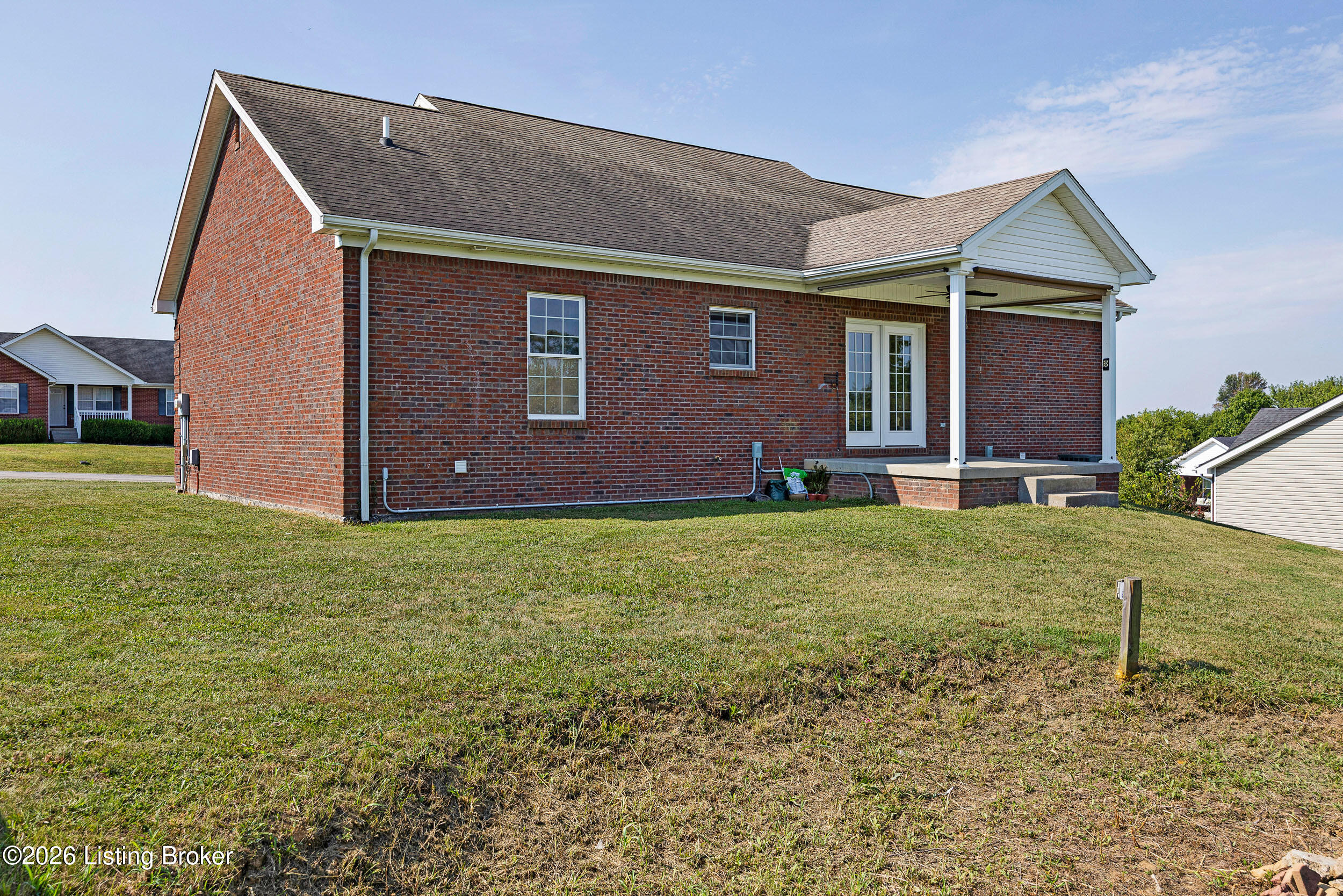 102 Comanche Ct Property Photo 4