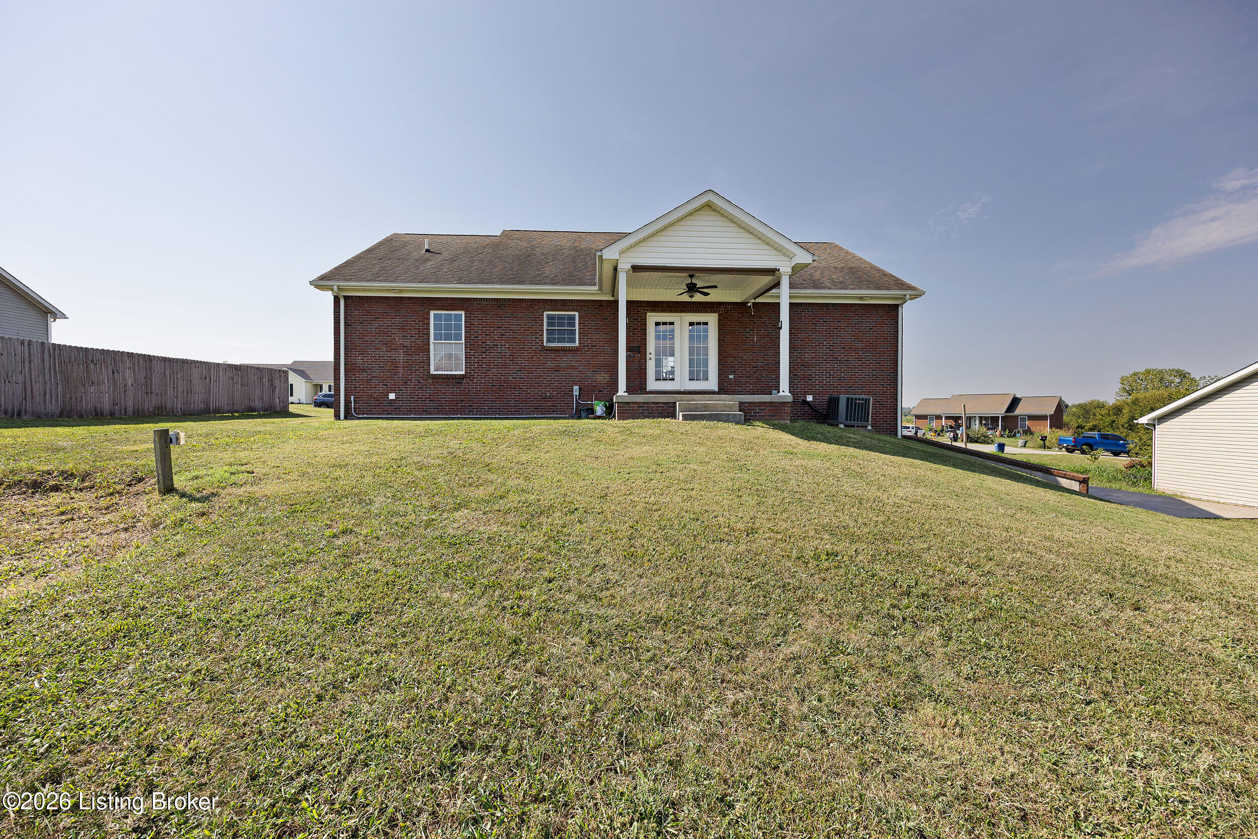 102 Comanche Ct Property Photo 6