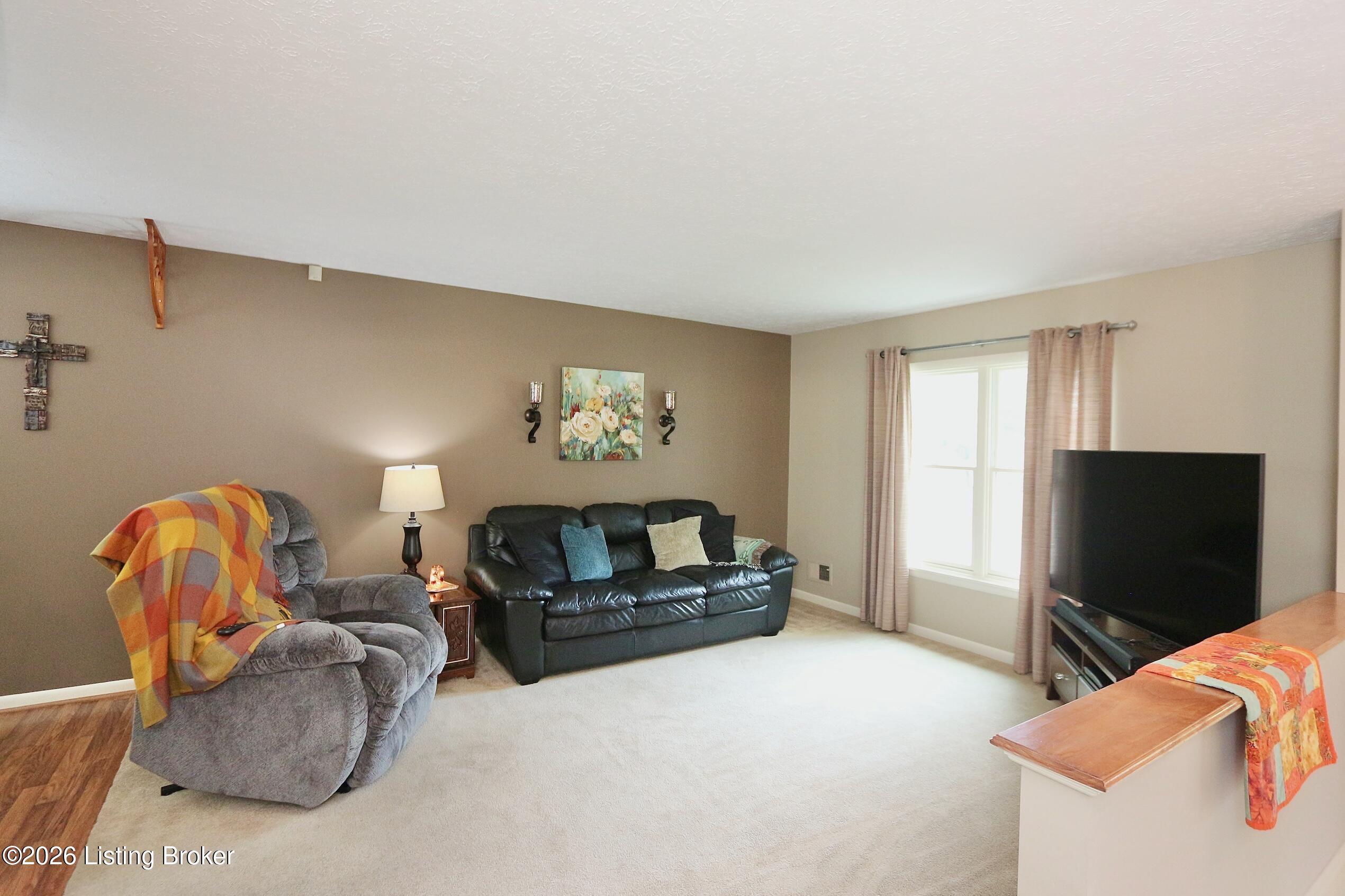 1246 Gail Dr Property Photo 4