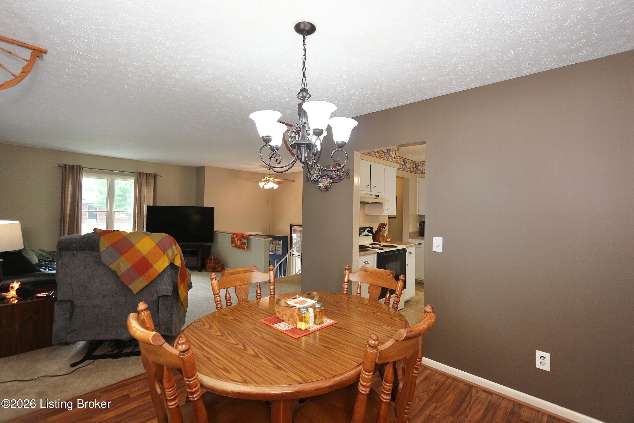 1246 Gail Dr Property Photo 6