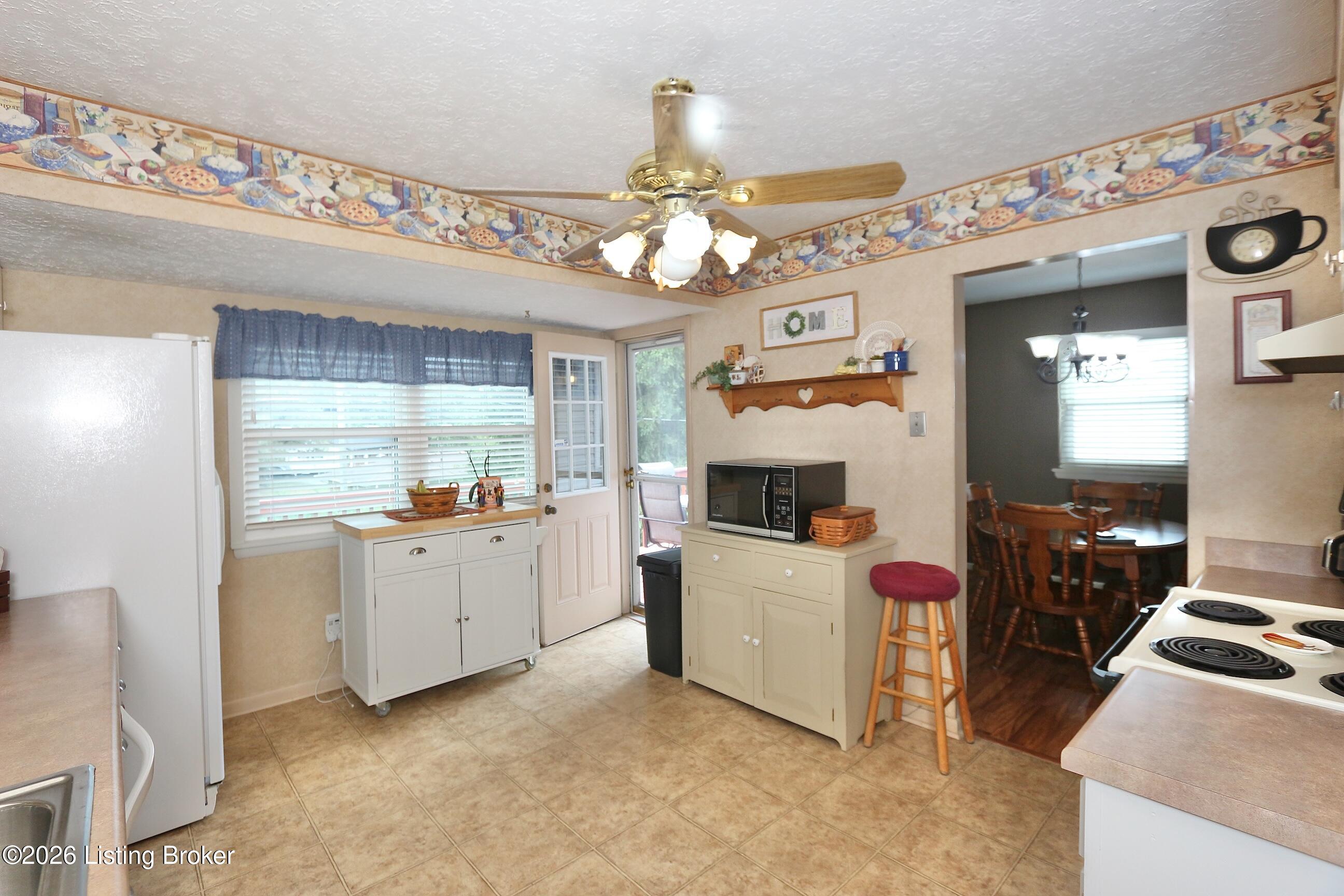 1246 Gail Dr Property Photo 8