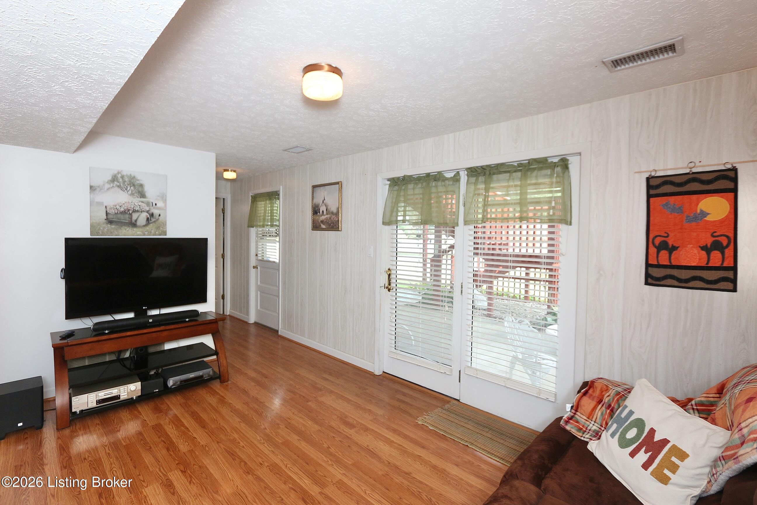 1246 Gail Dr Property Photo 34