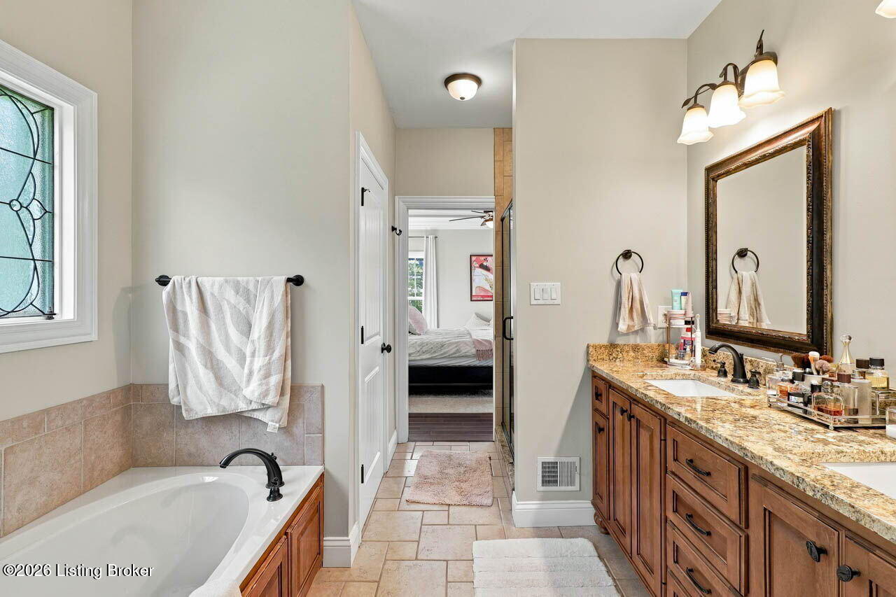 7806 Spring Farm Pointe Pl Property Photo 28