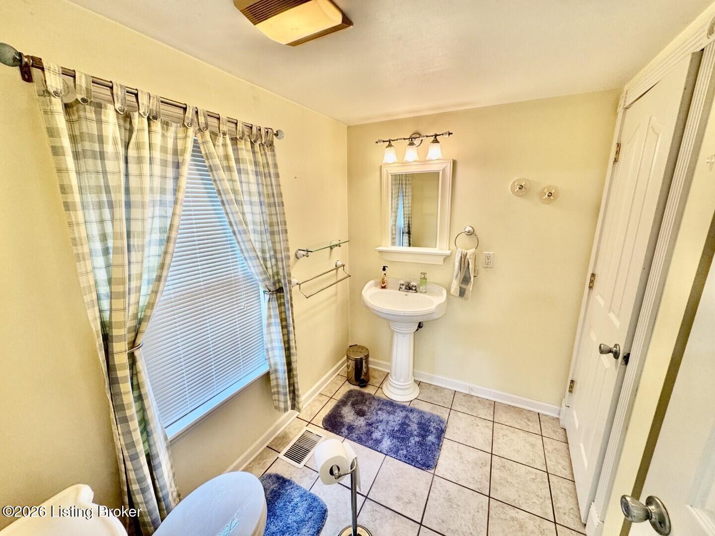 660 Penick Rd Property Photo 16