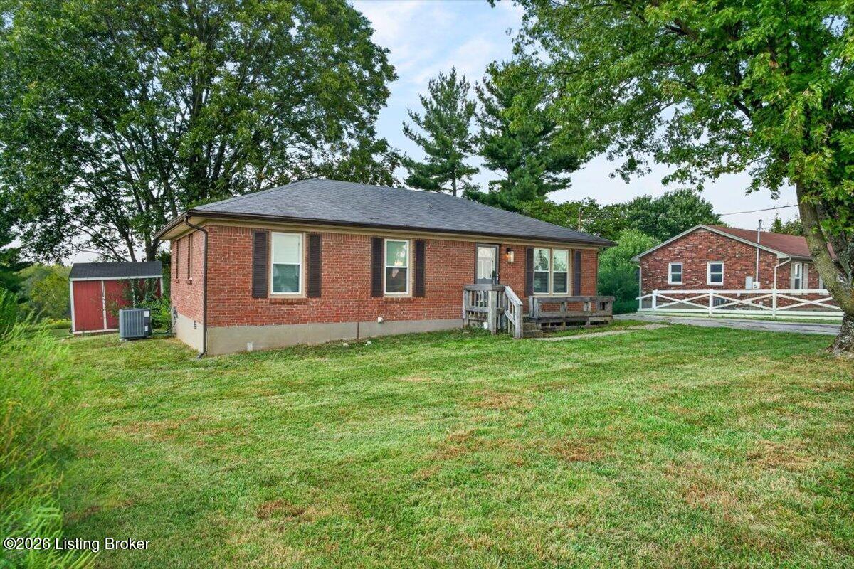 2675 Lake Jericho Rd Property Photo 2