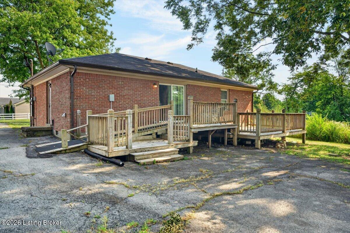 2675 Lake Jericho Rd Property Photo 4