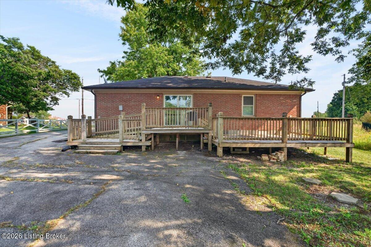 2675 Lake Jericho Rd Property Photo 5