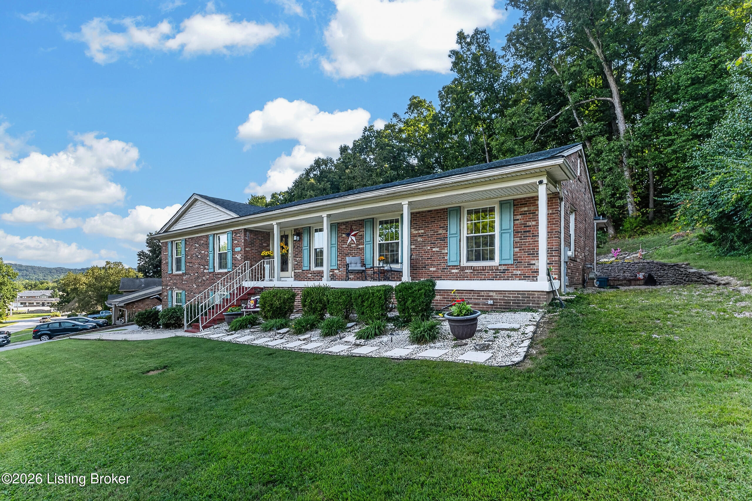 9202 Lakeridge Dr Property Photo 4