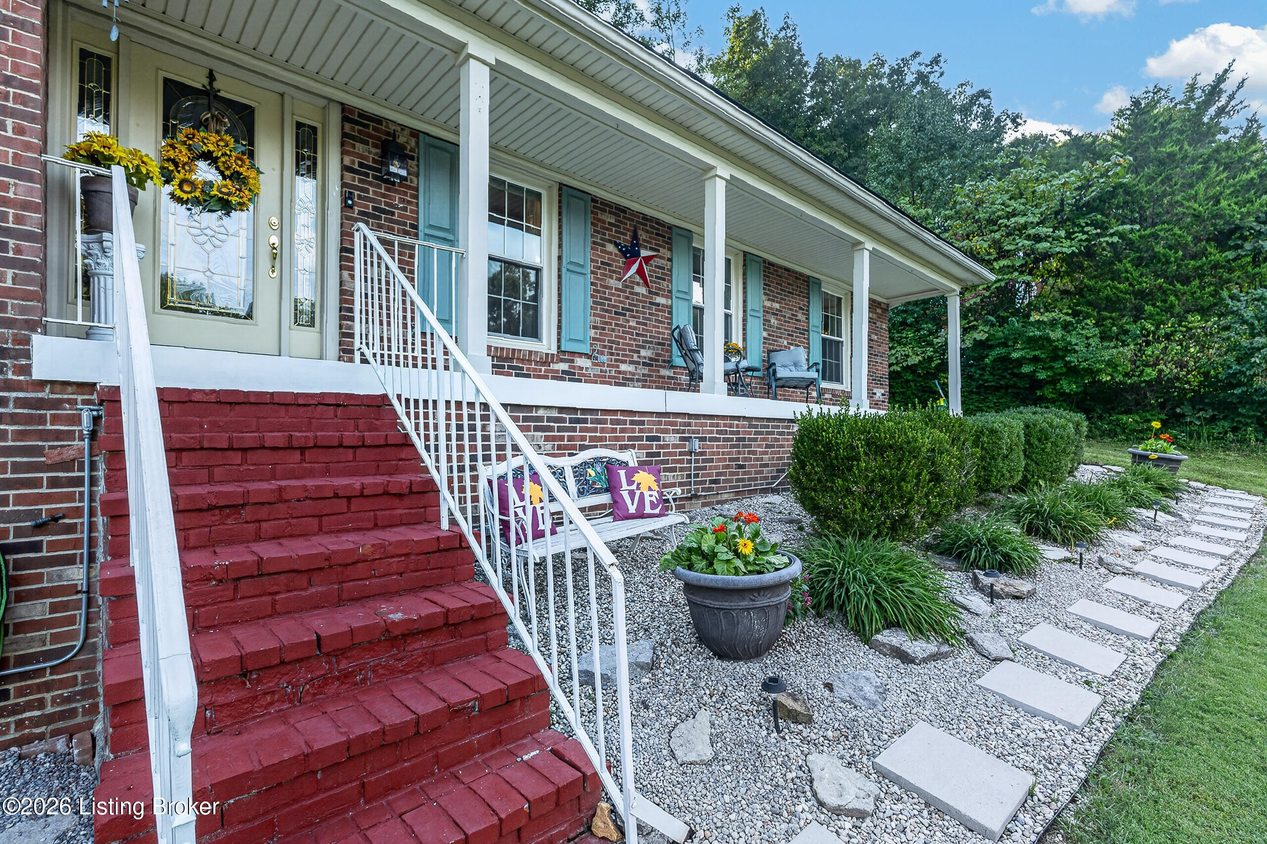 9202 Lakeridge Dr Property Photo 6