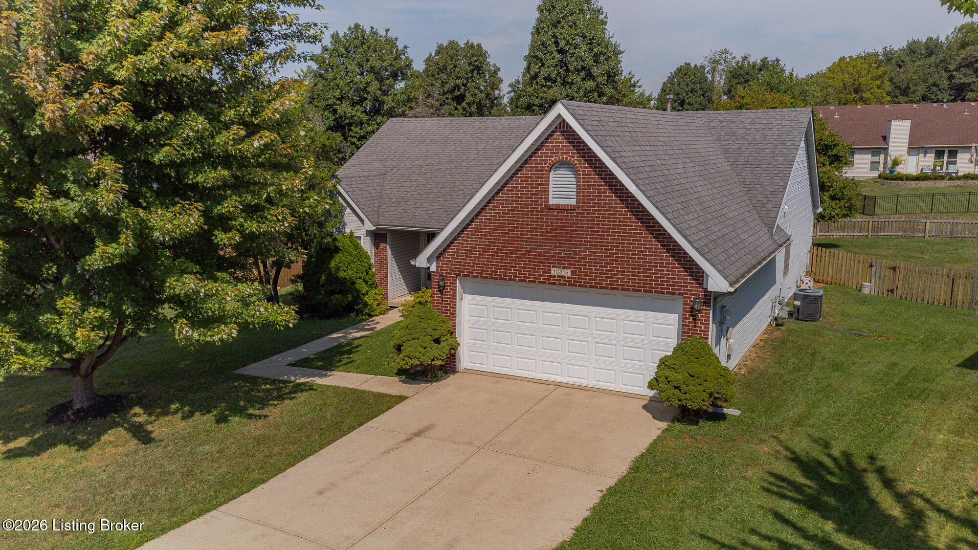10815 Silvermoon Ct Property Photo 2