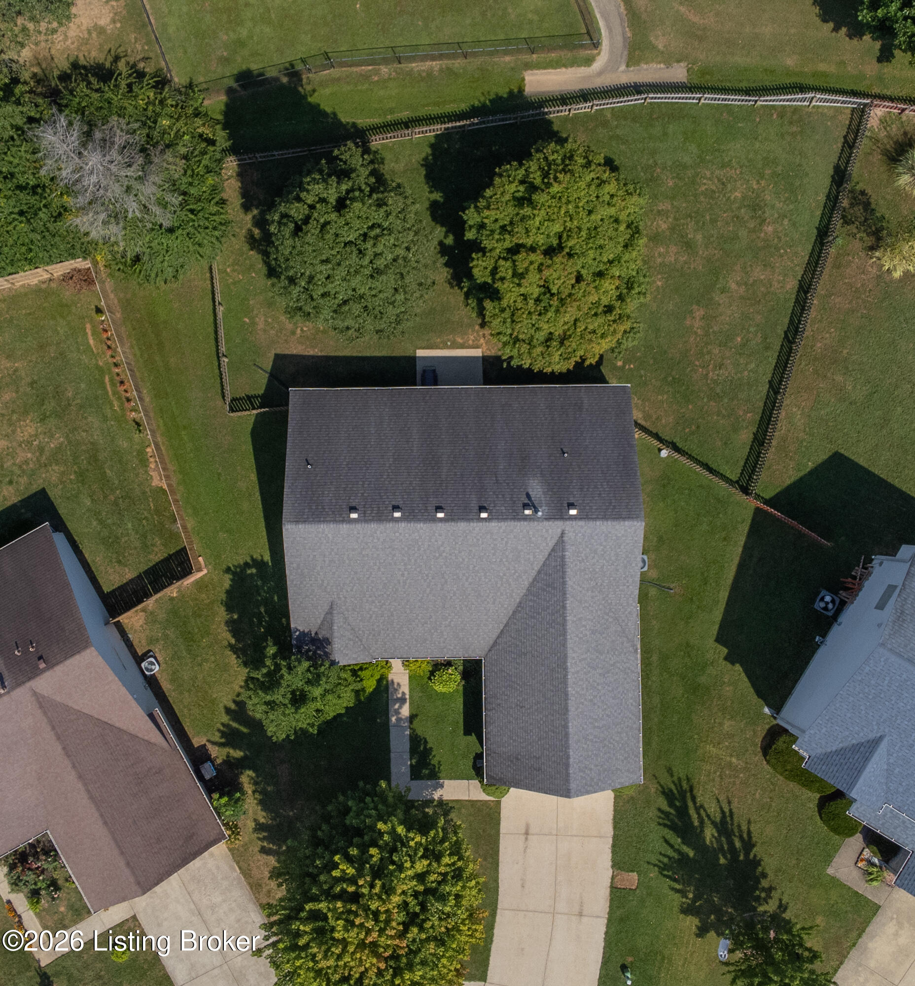 10815 Silvermoon Ct Property Photo 3
