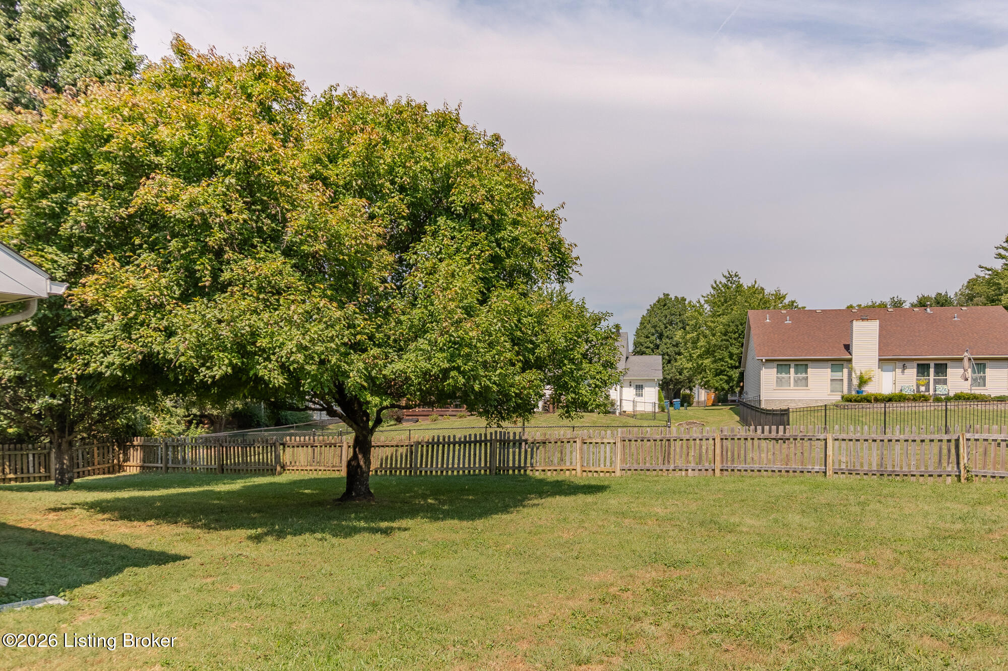10815 Silvermoon Ct Property Photo 27