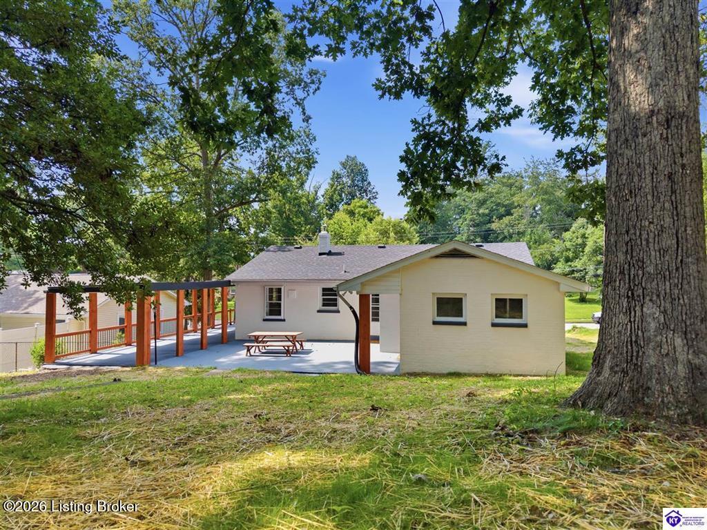 316 Deepwood Dr Property Photo 1