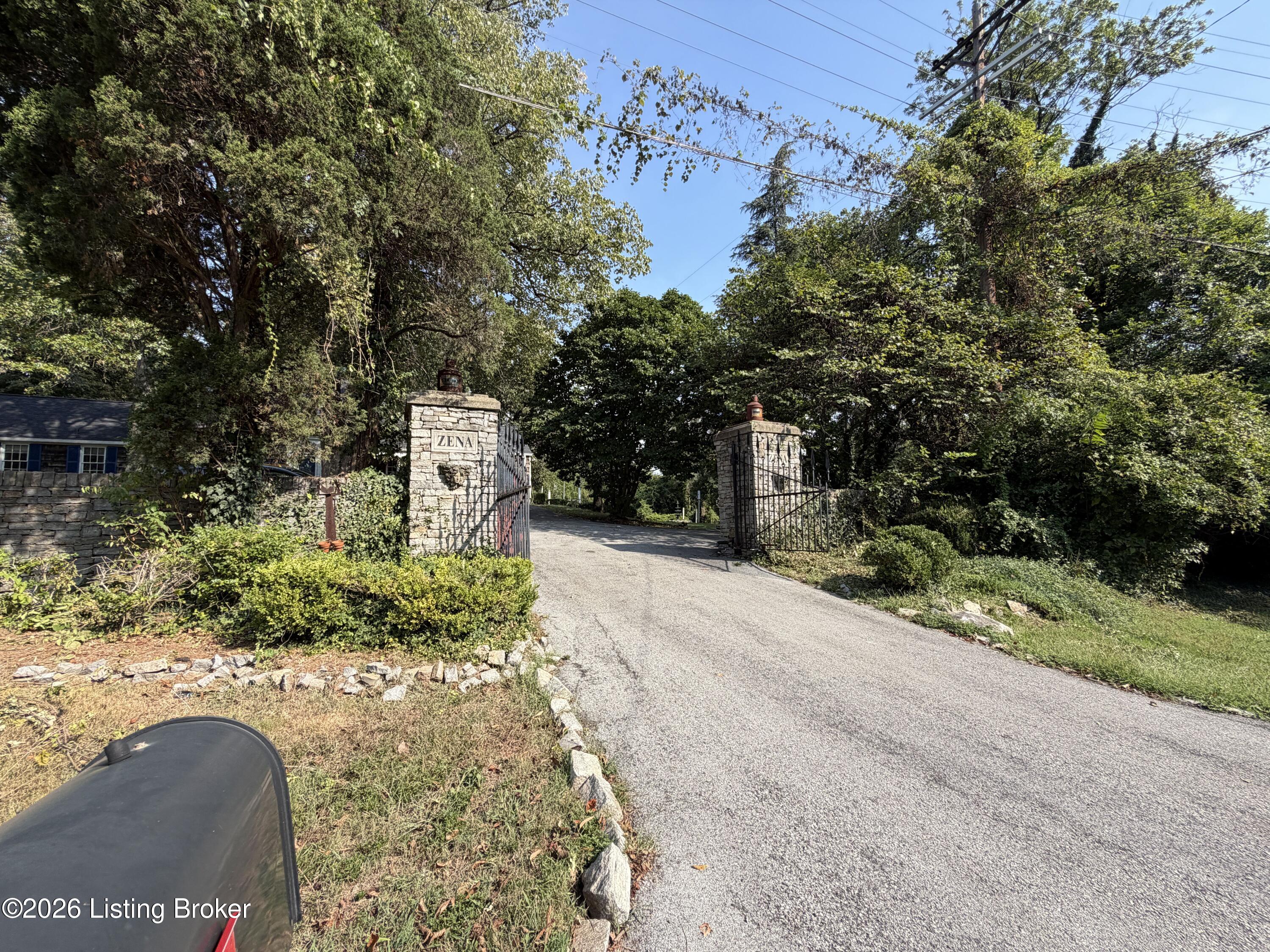 4101 Brownsboro Rd Property Photo 5