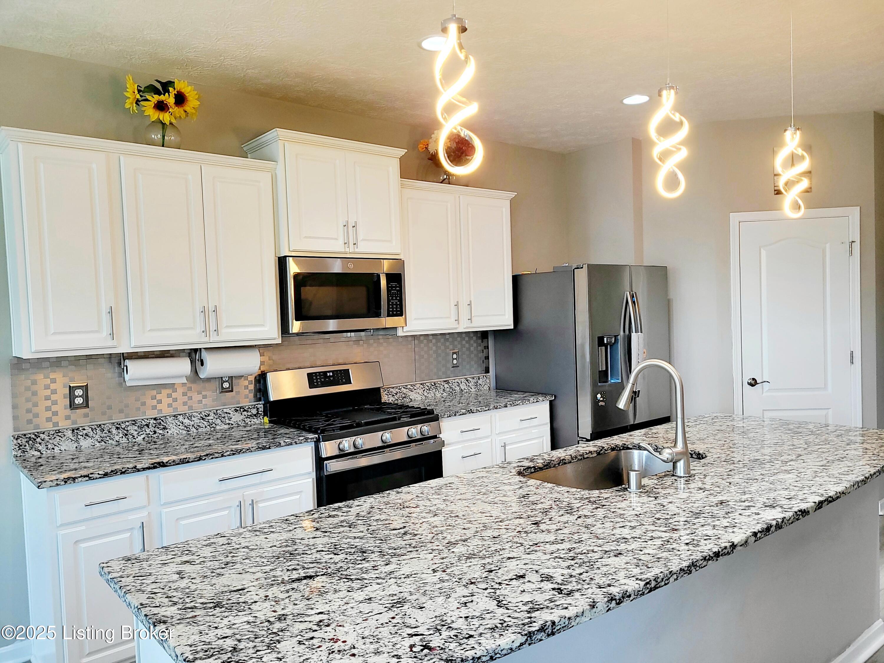 6912 Beckingham Blvd Property Photo 10