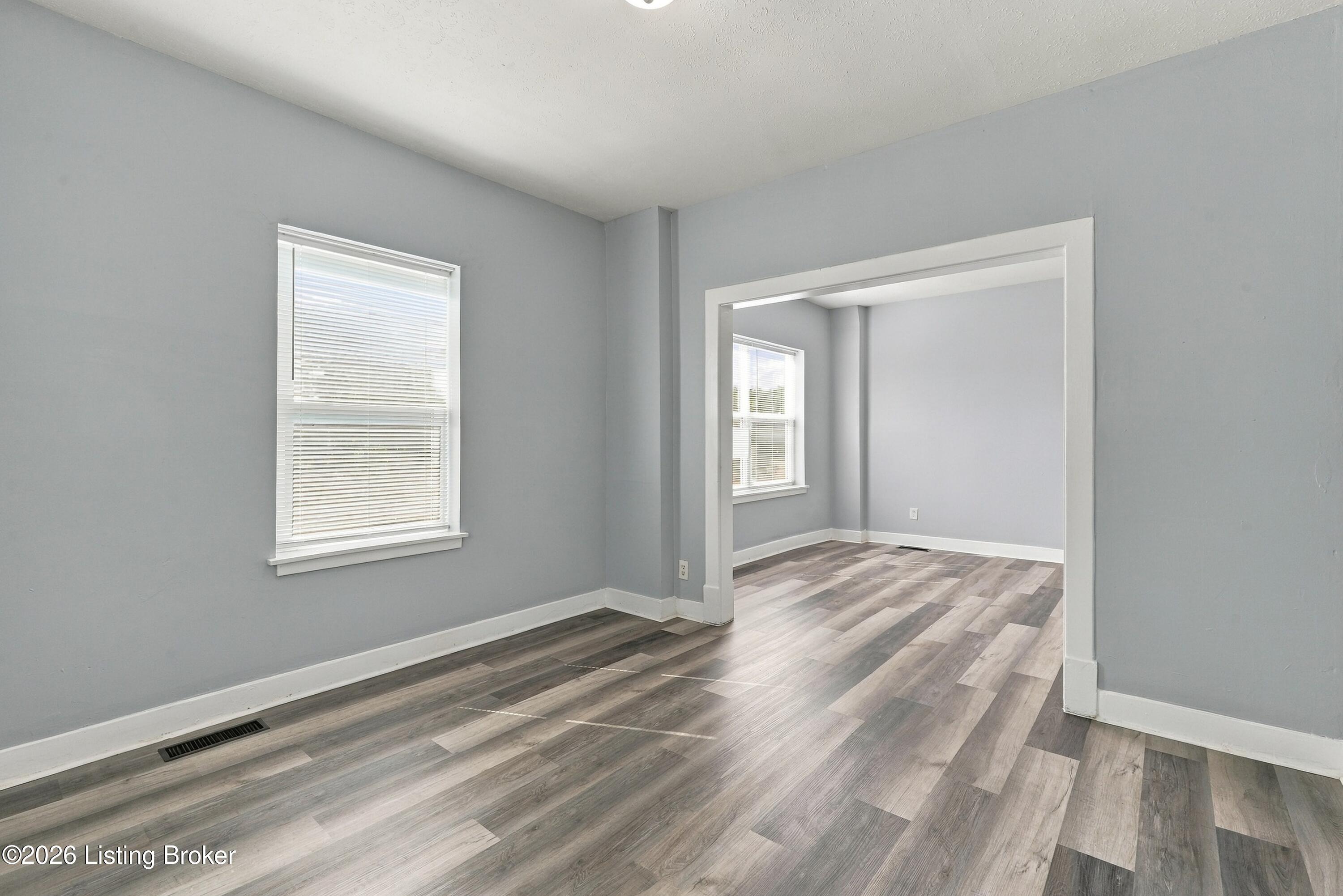 956 S Floyd St 4 Property Photo 1