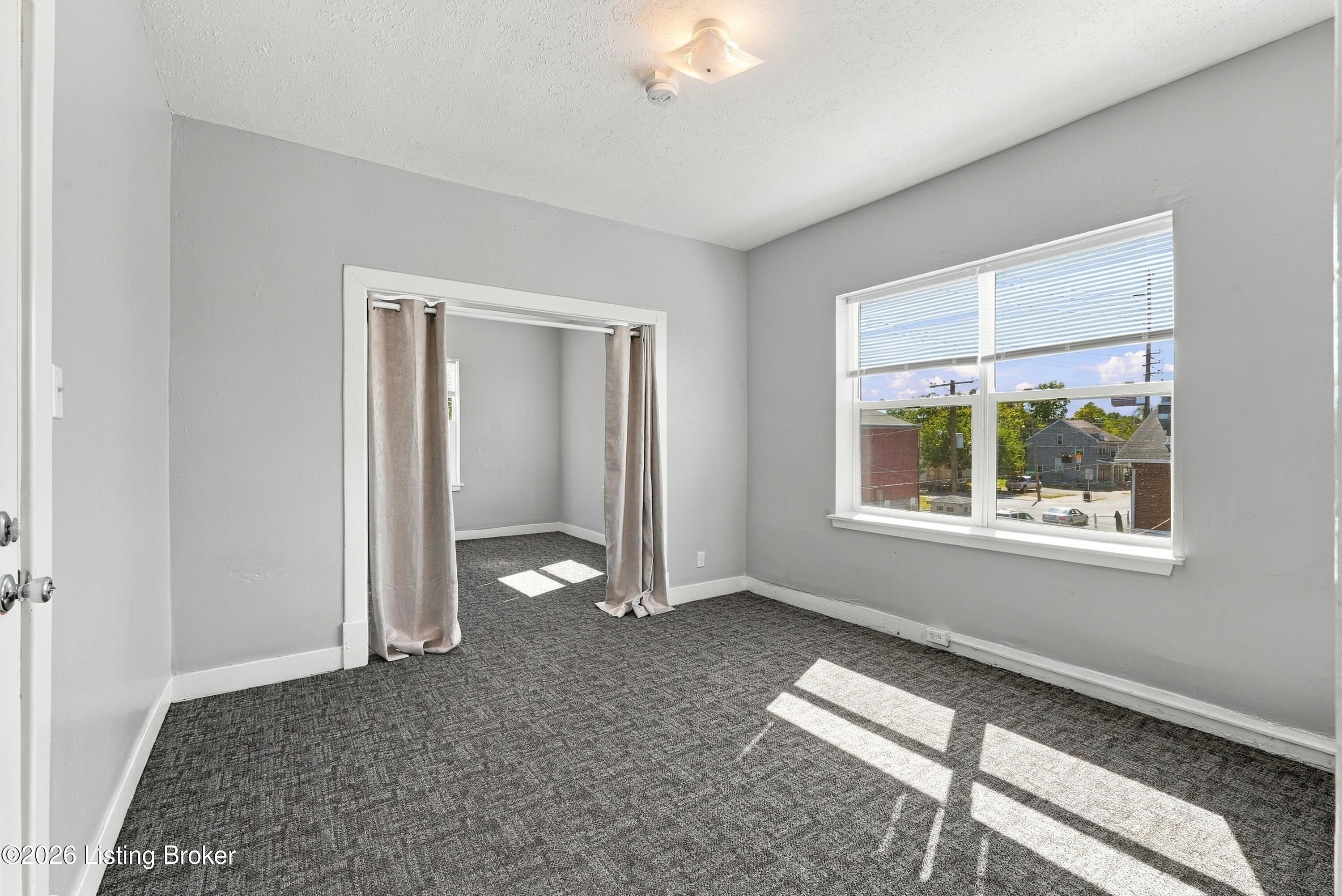 956 S Floyd St 4 Property Photo 5