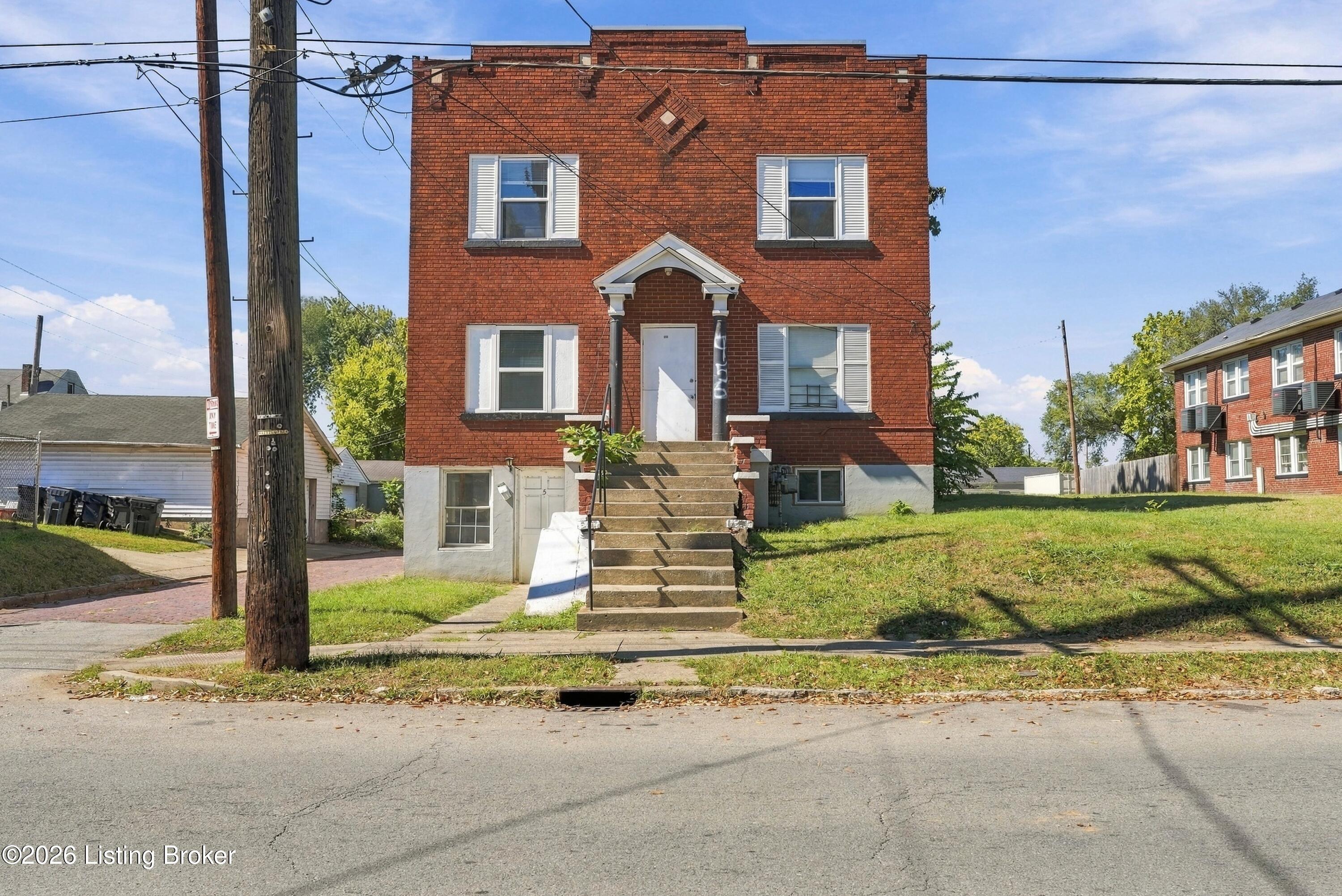 956 S Floyd St 4 Property Photo 10