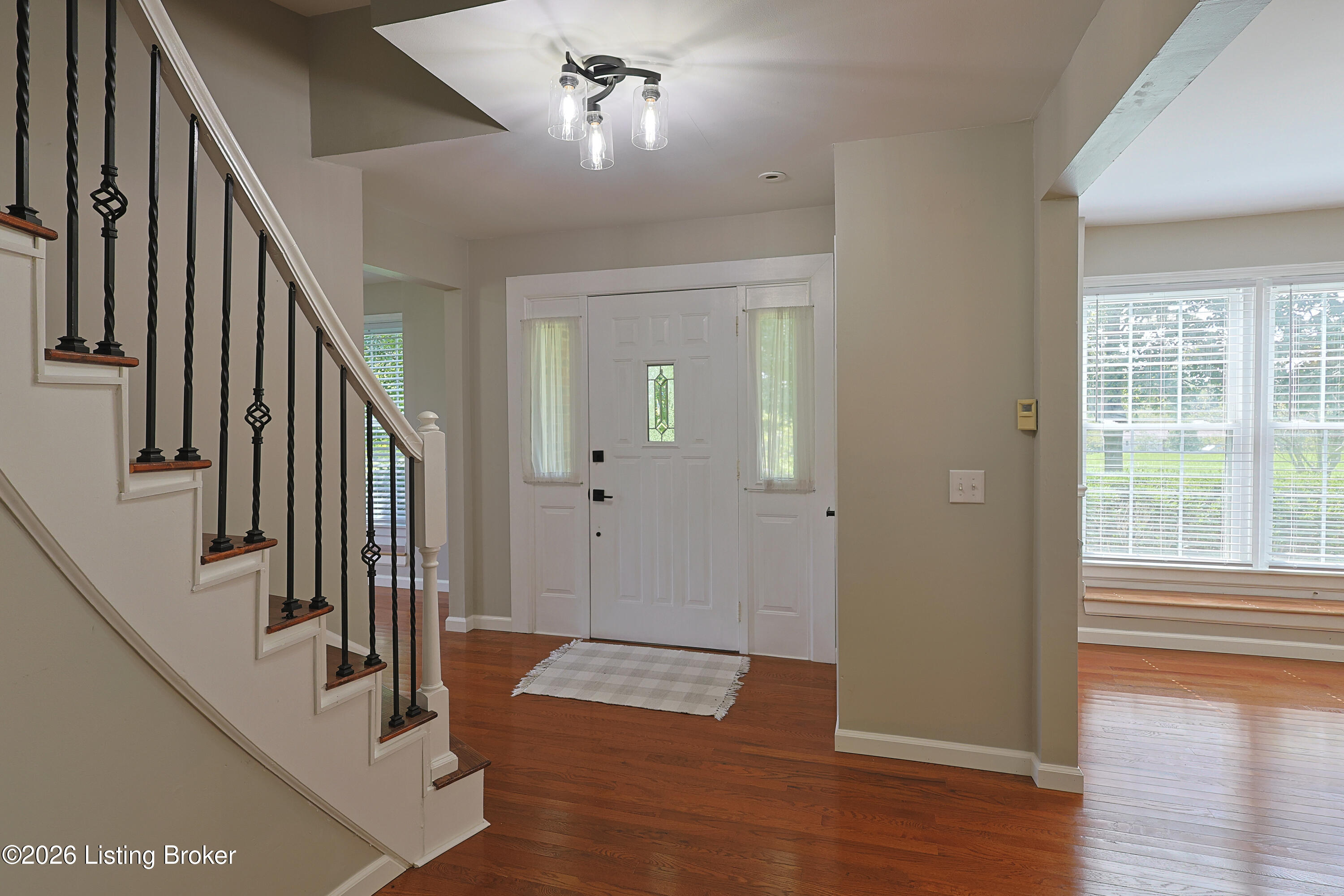 225 Donna Ave Property Photo 5