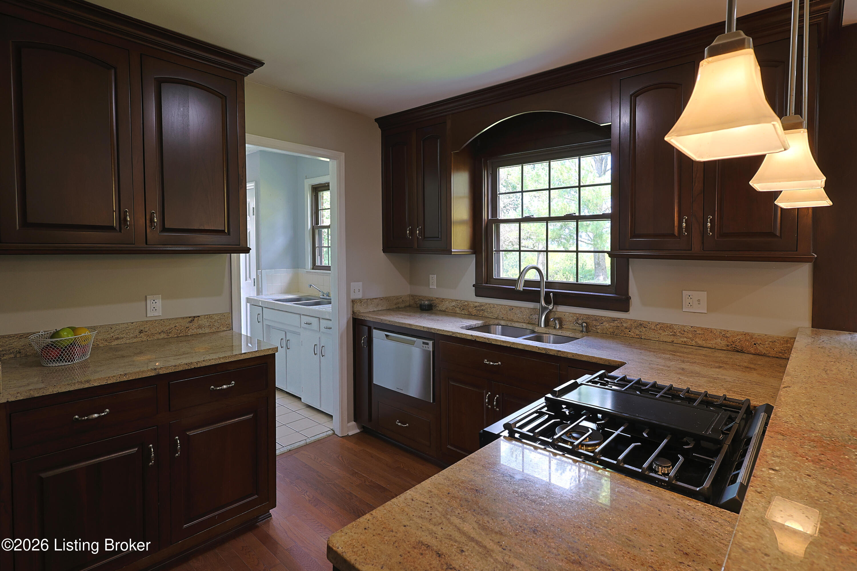 225 Donna Ave Property Photo 14