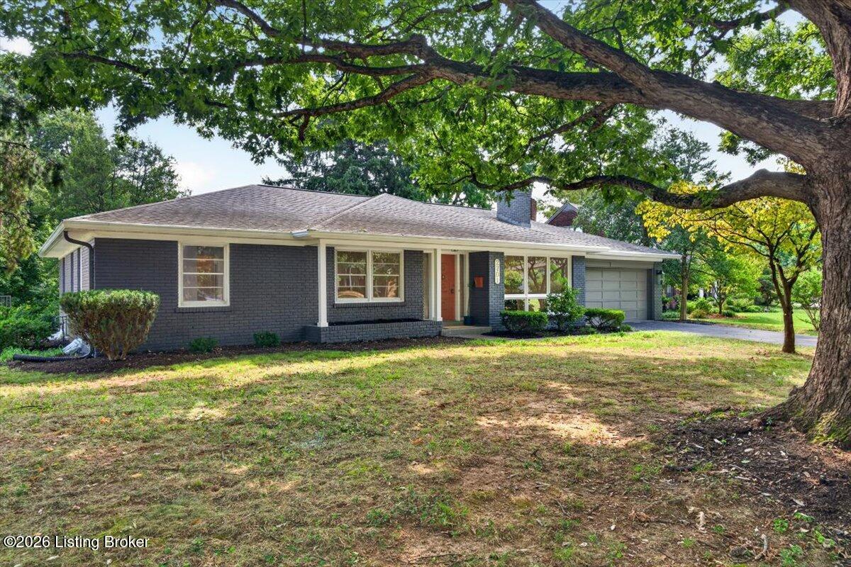 2701 Lamont Rd Property Photo 3