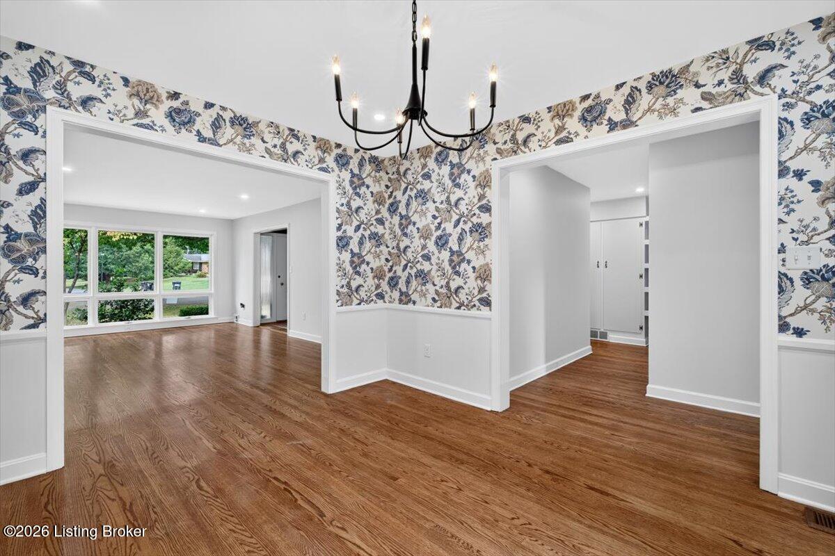 2701 Lamont Rd Property Photo 12
